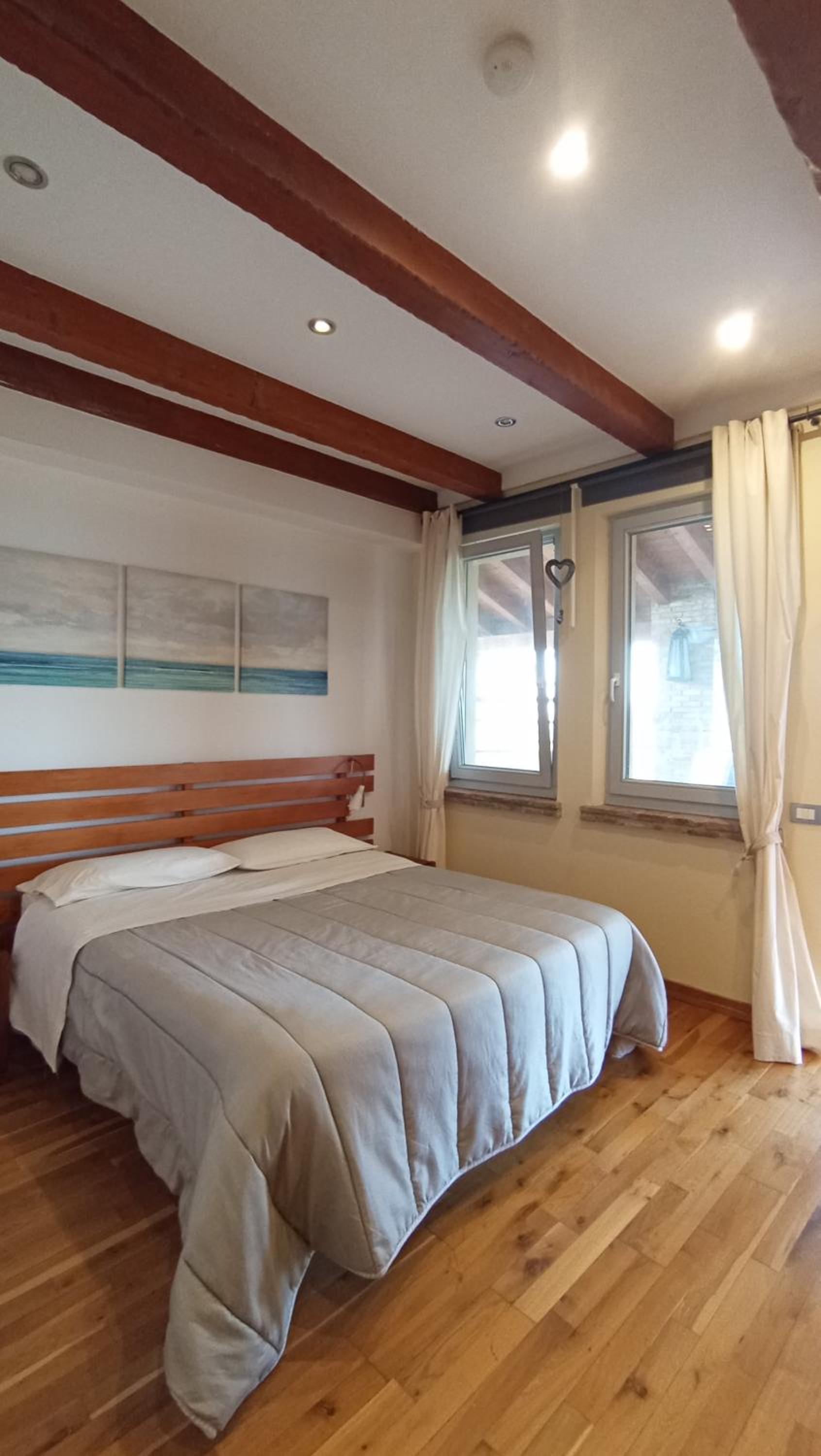 Large Double Room photo 3