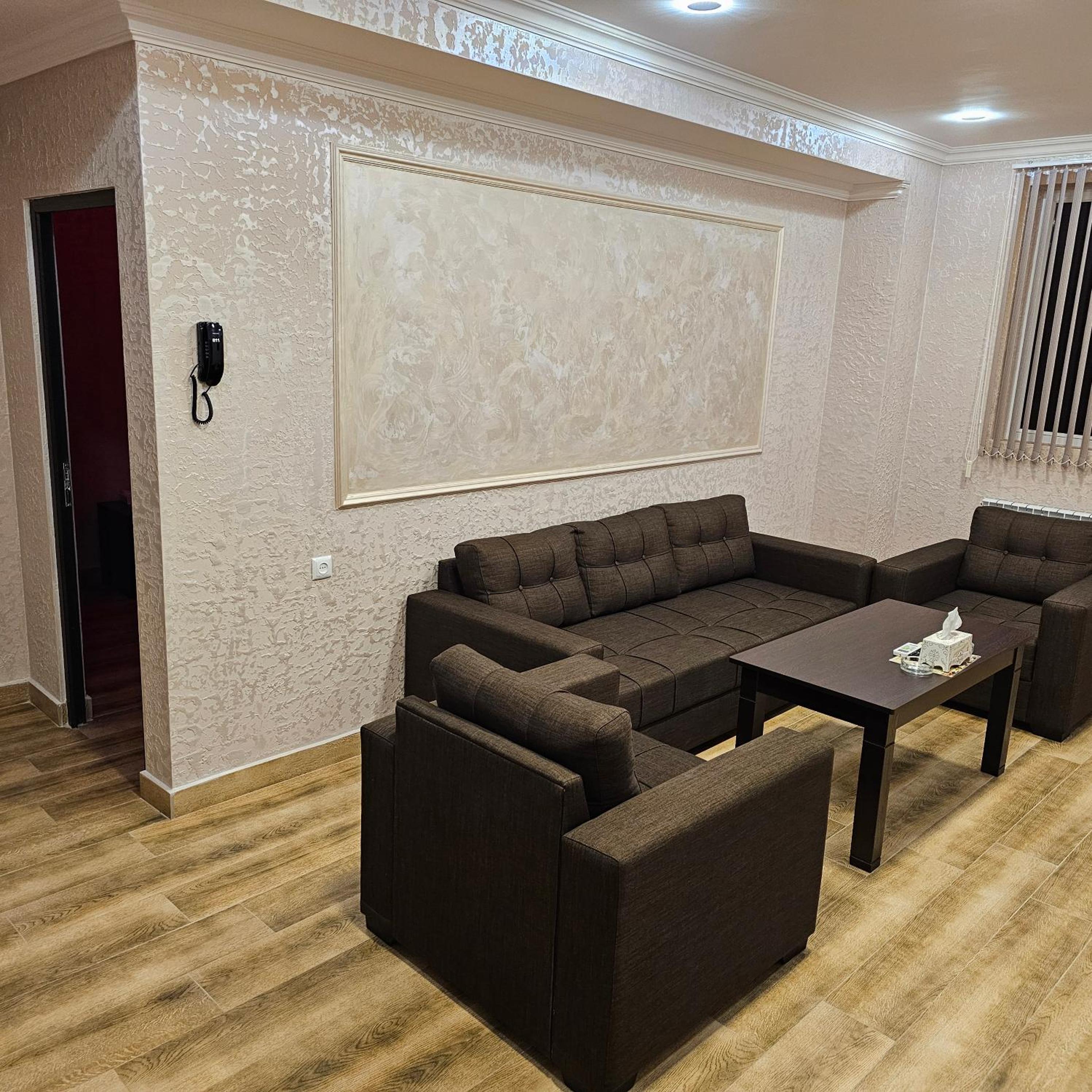 Deluxe Double Room (2 Adults + 1 Child)