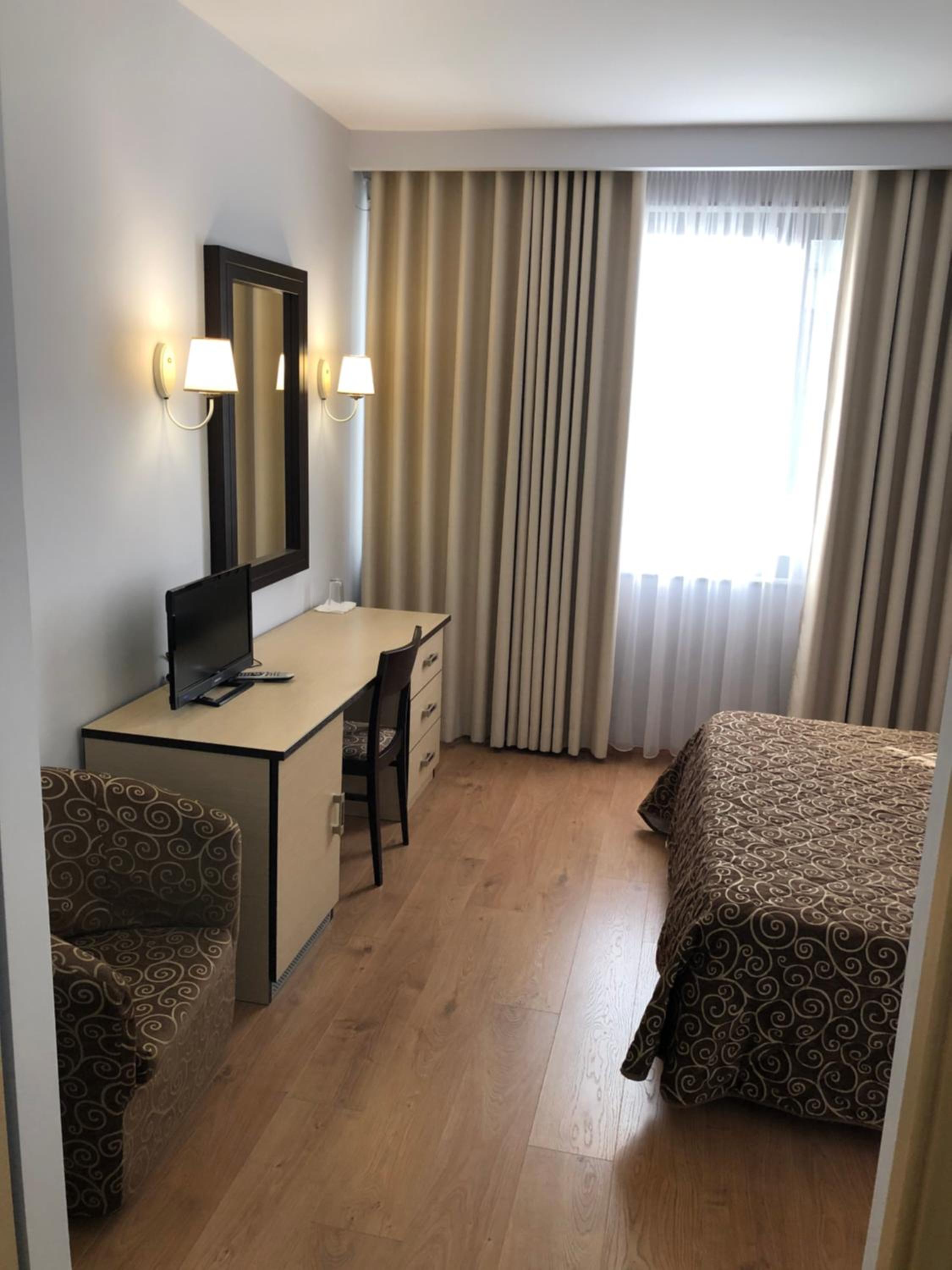 Budget Double Room photo 2