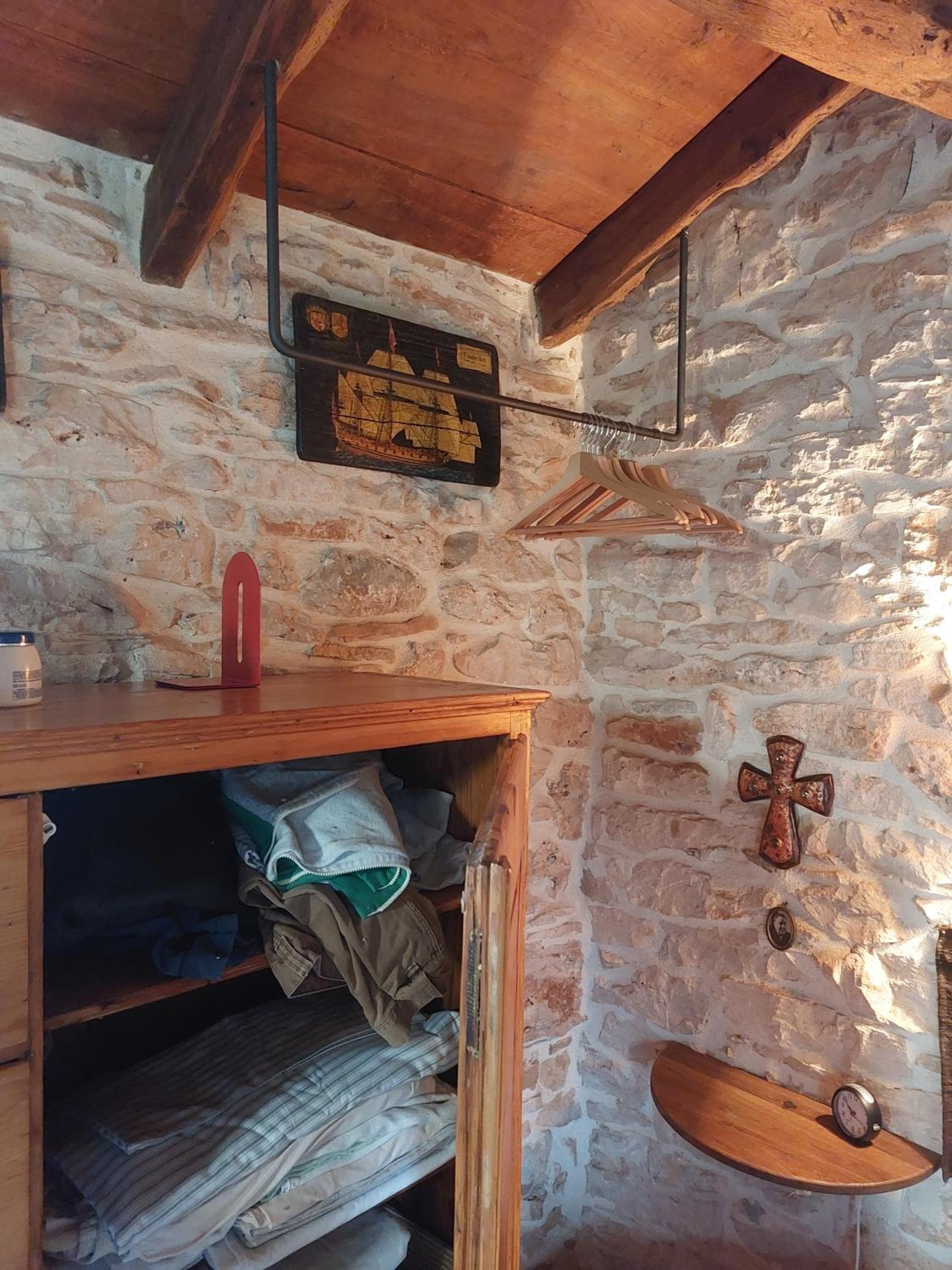 One-Bedroom House photo 1