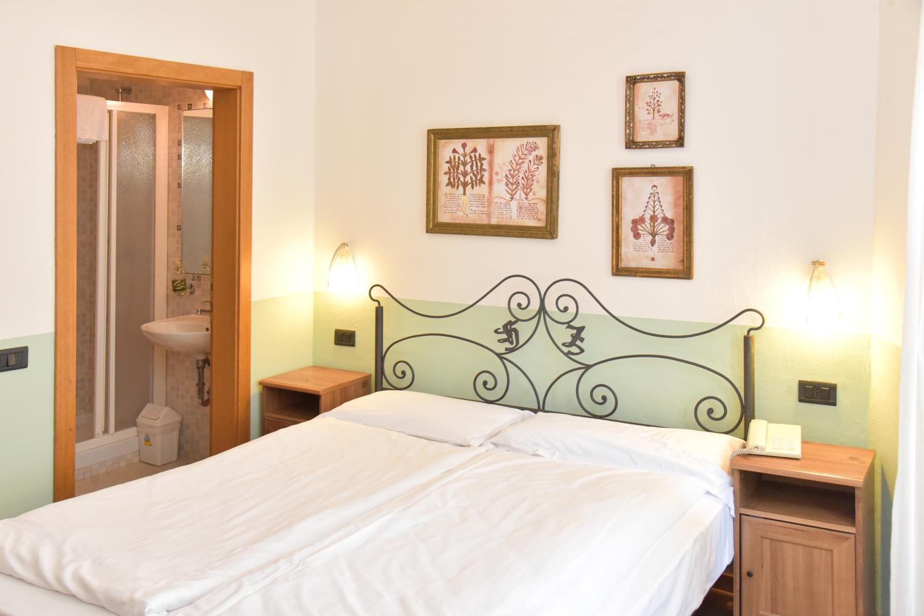 Basic Double Room