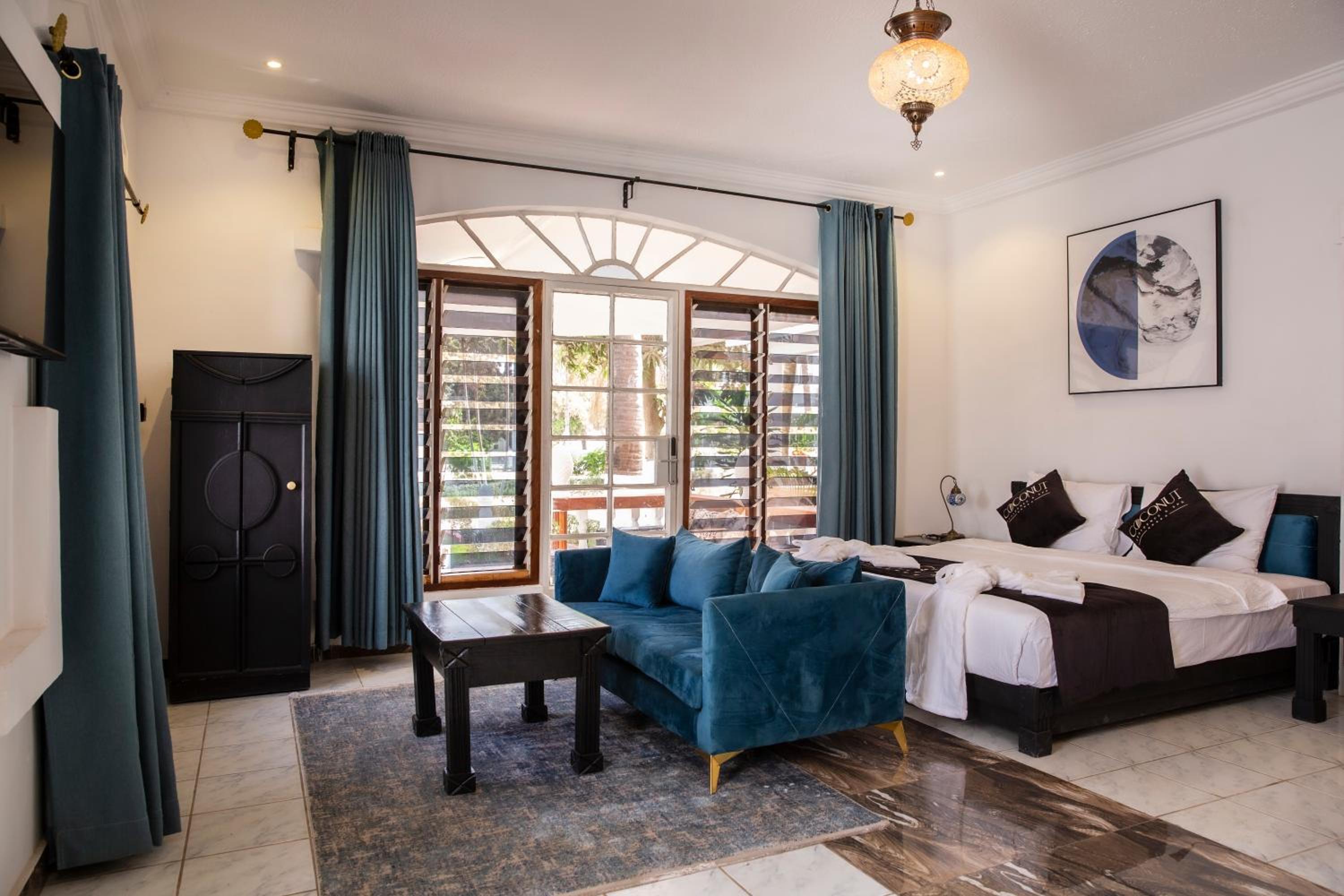 Junior Suite With Pool View photo 1