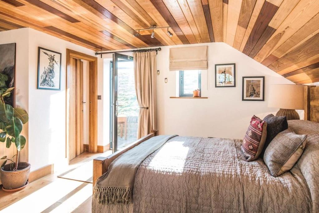 One-Bedroom House photo 1