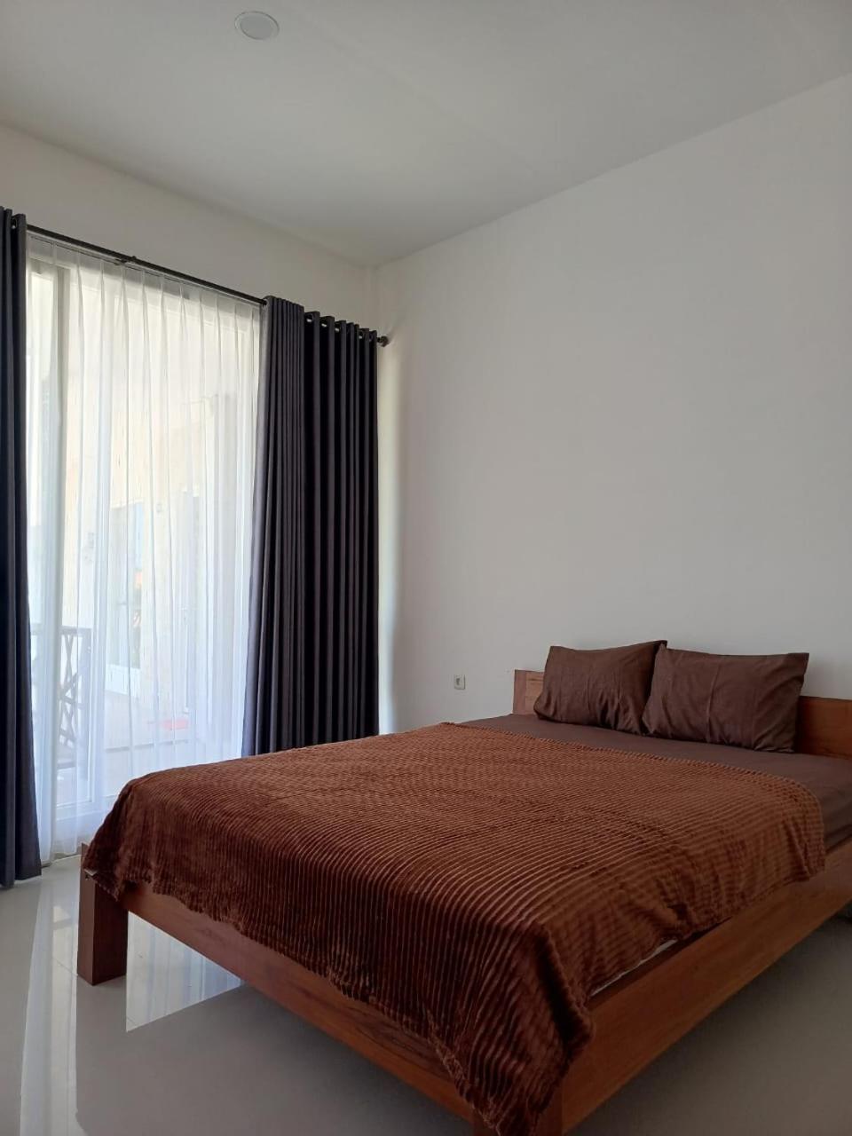 Standard Queen Room - Photo 12