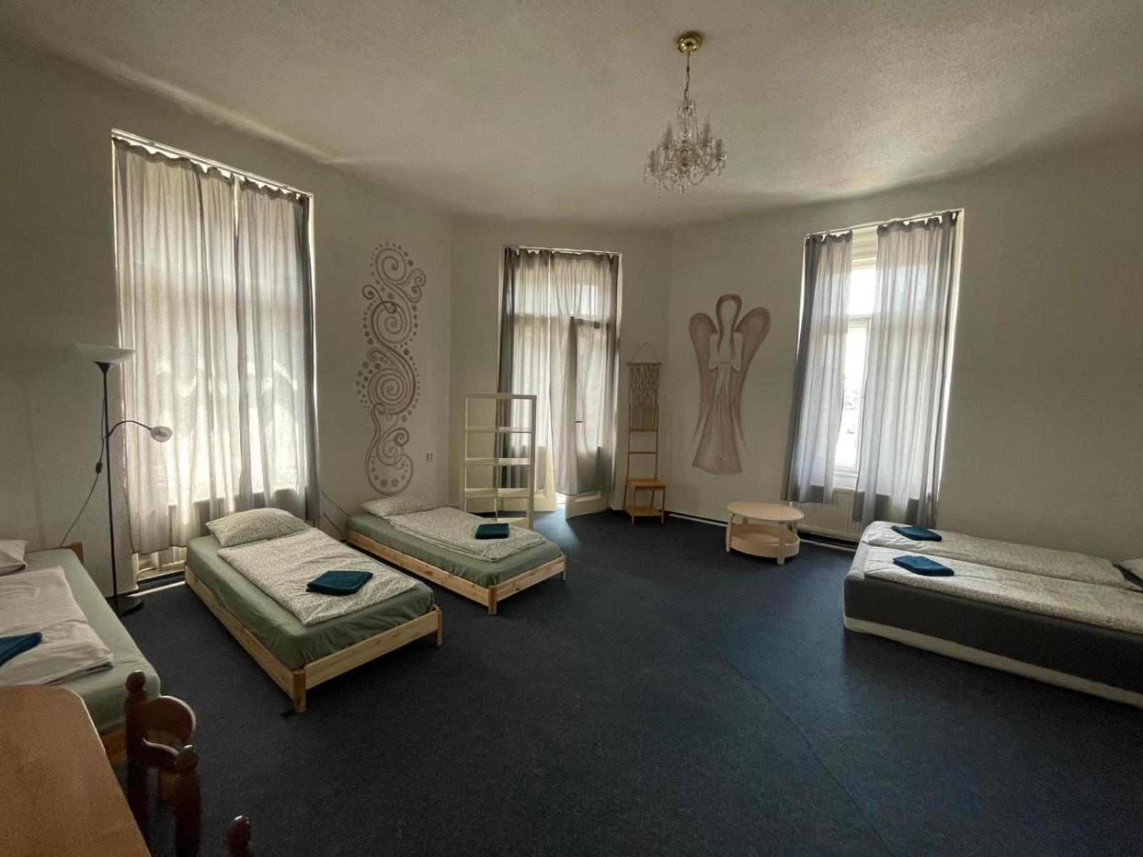 Economy Quadruple Room - Photo 1