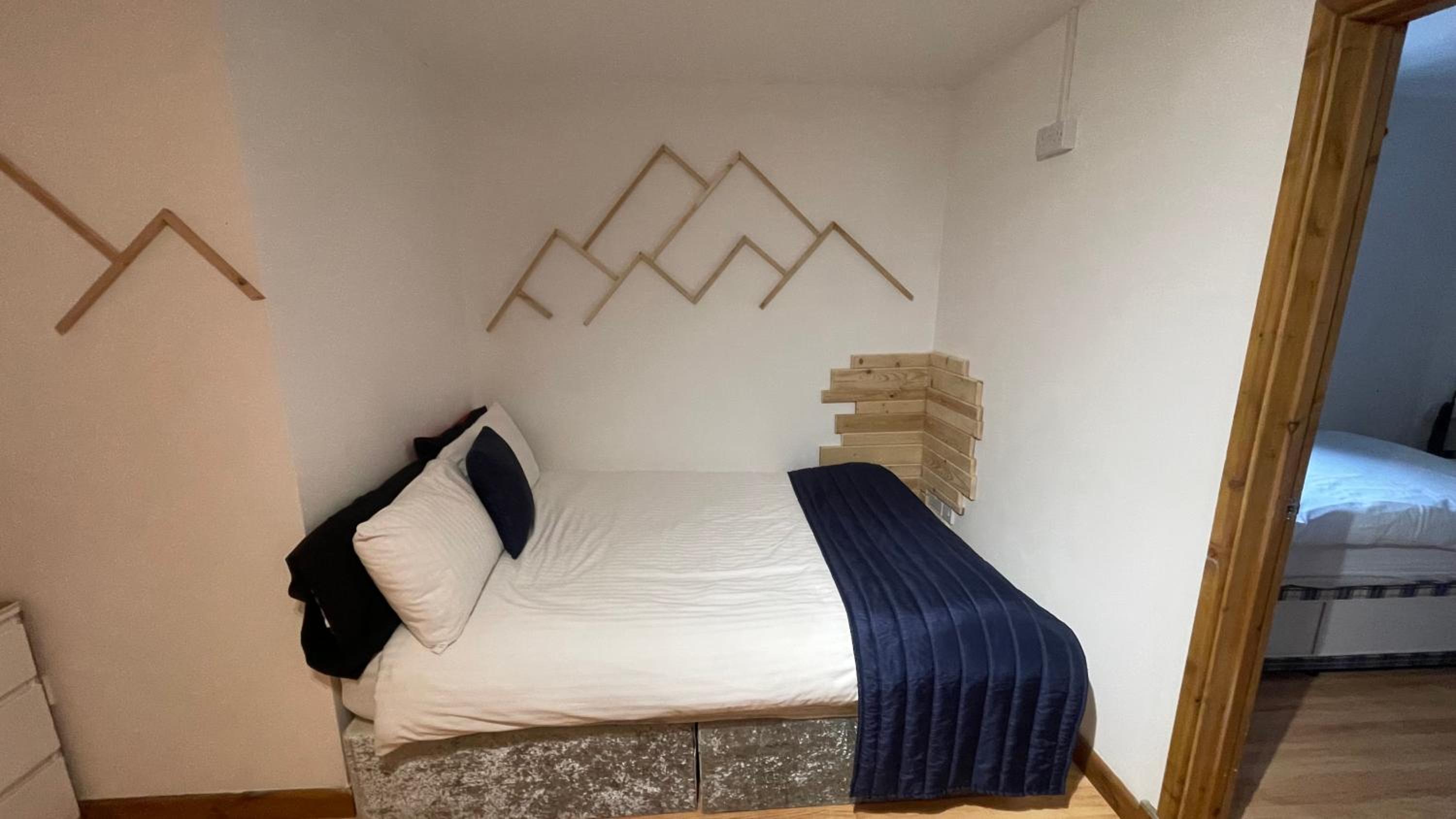 Family Room - Room 1 photo 2