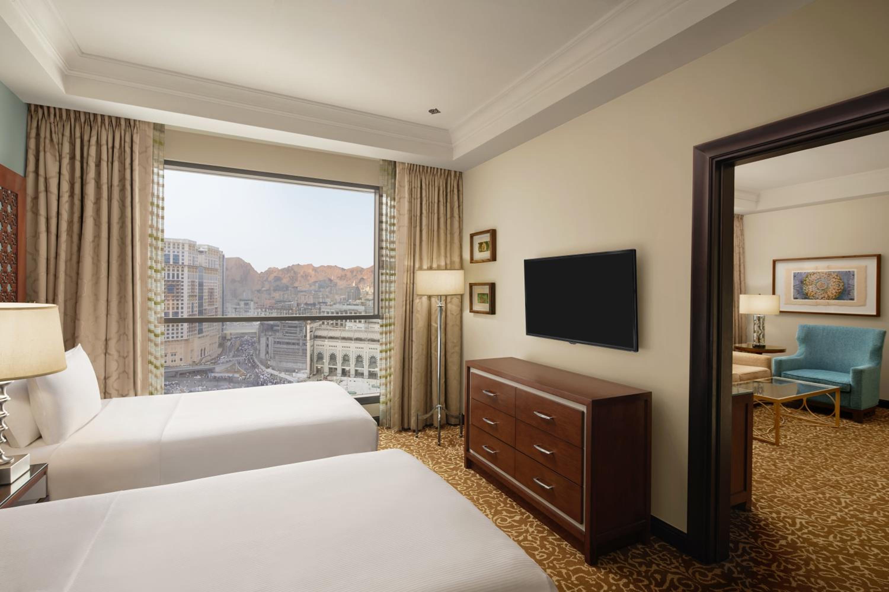 Twin Family Suite