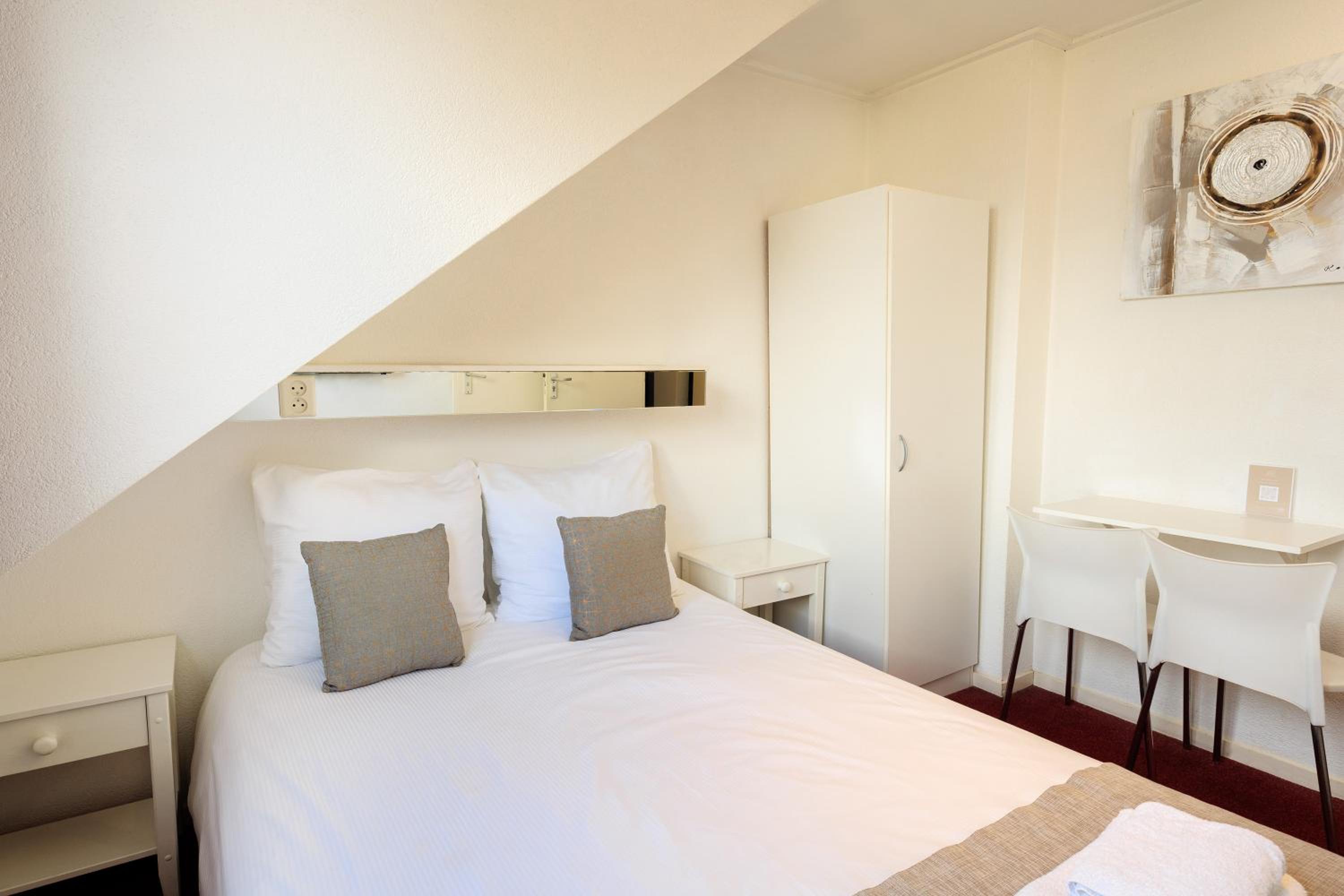 Small Double Room photo 2