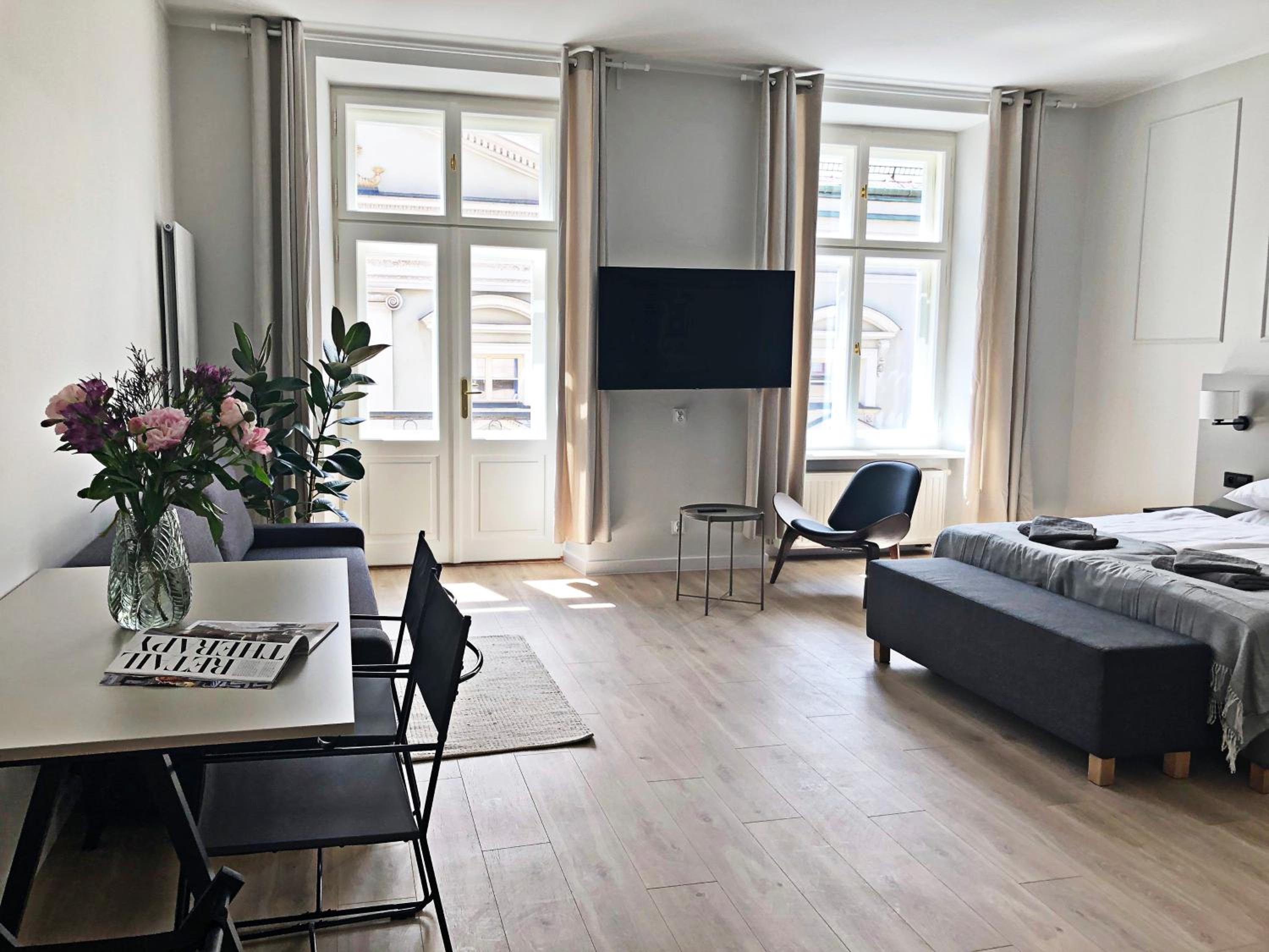 Premium Double Room with Sofa and Balcony photo 1