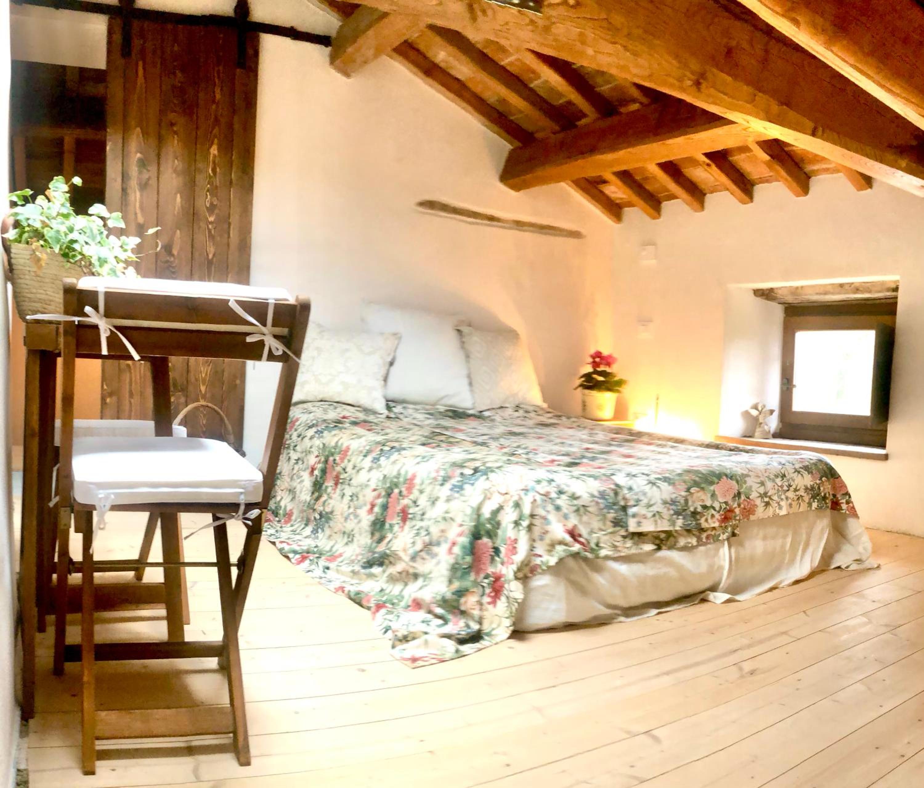 Apartment with Mountain View