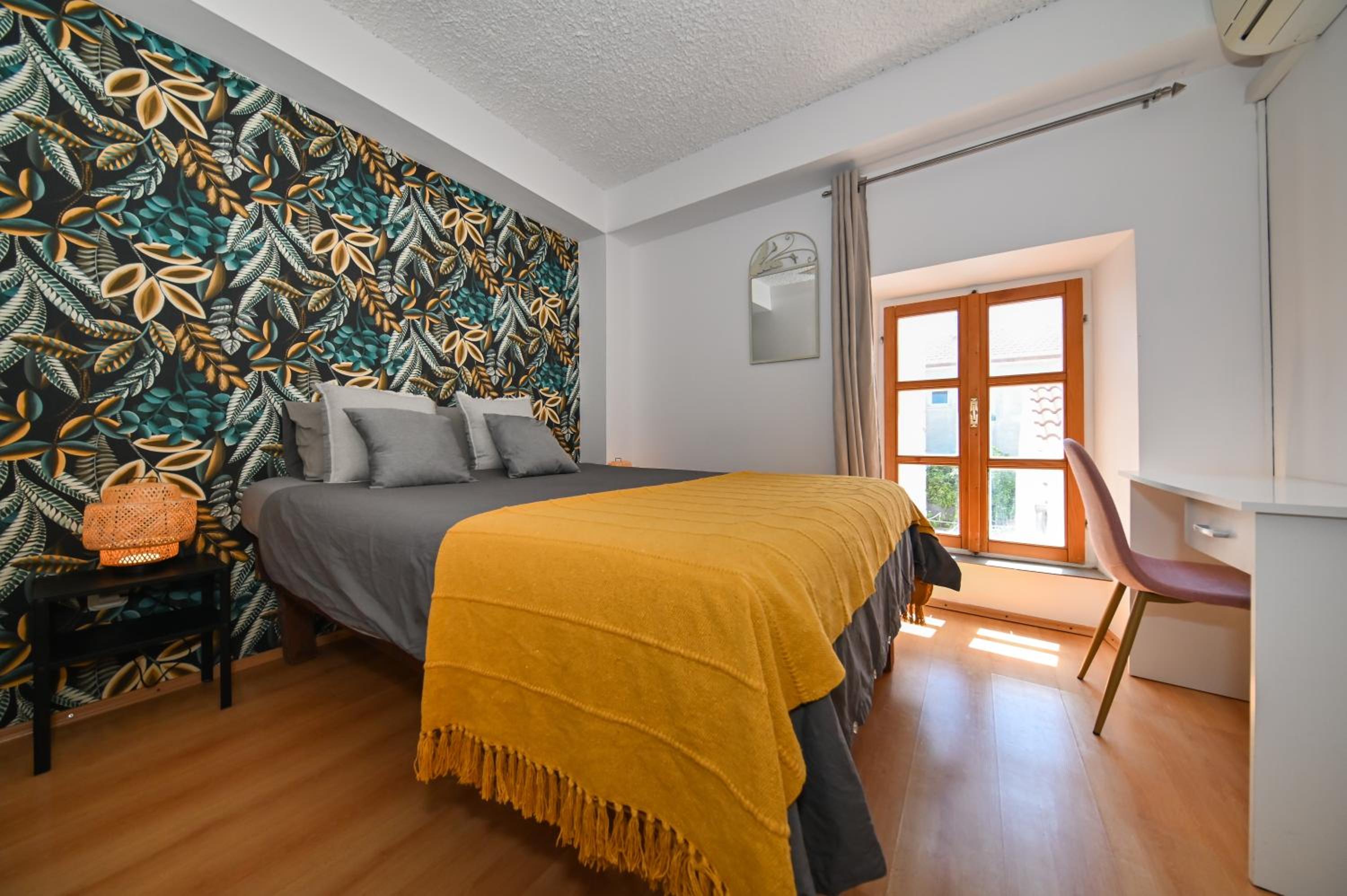 Apartment with Terrace - Photo 1