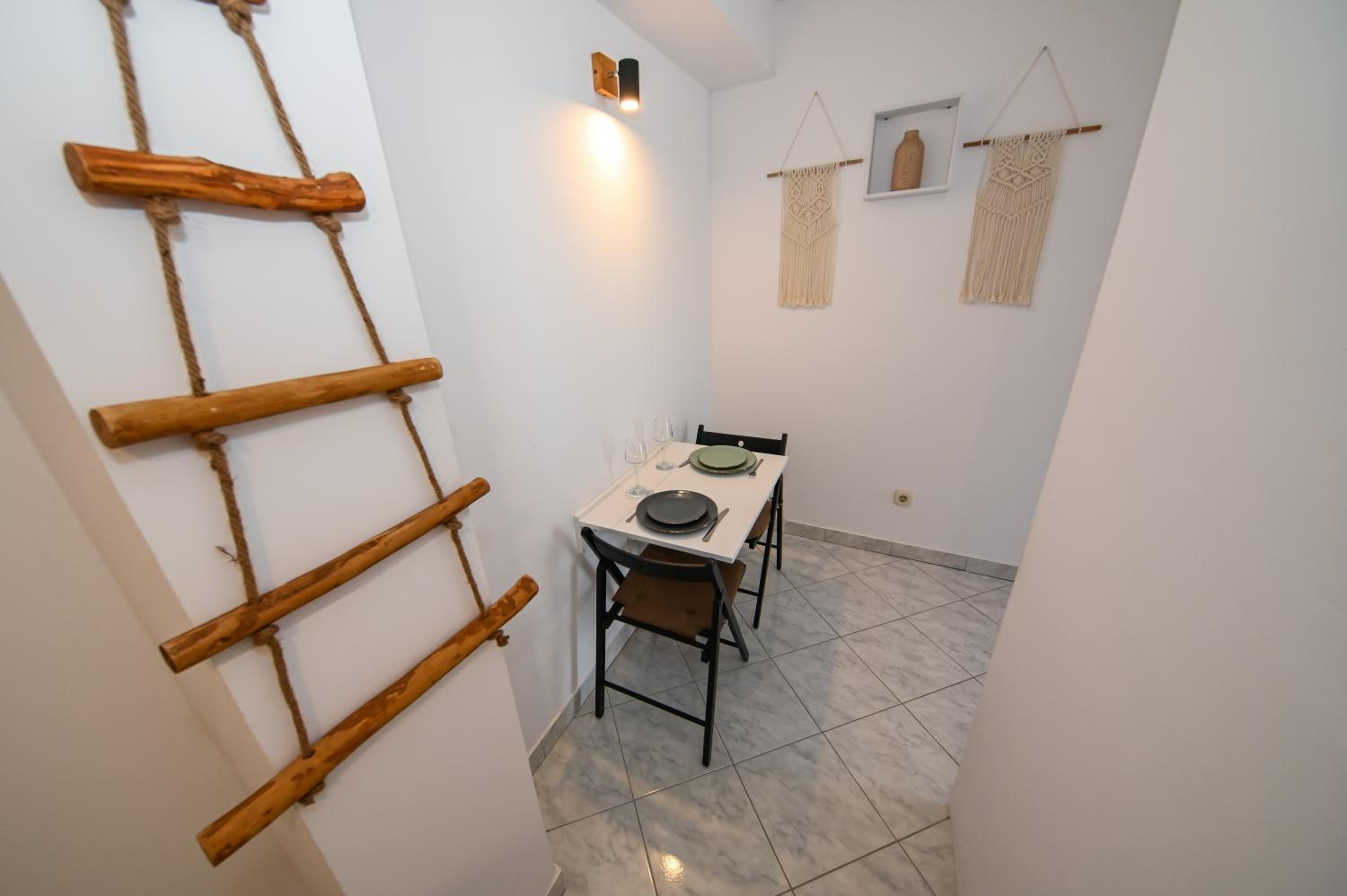 Apartment with Terrace - Photo 2
