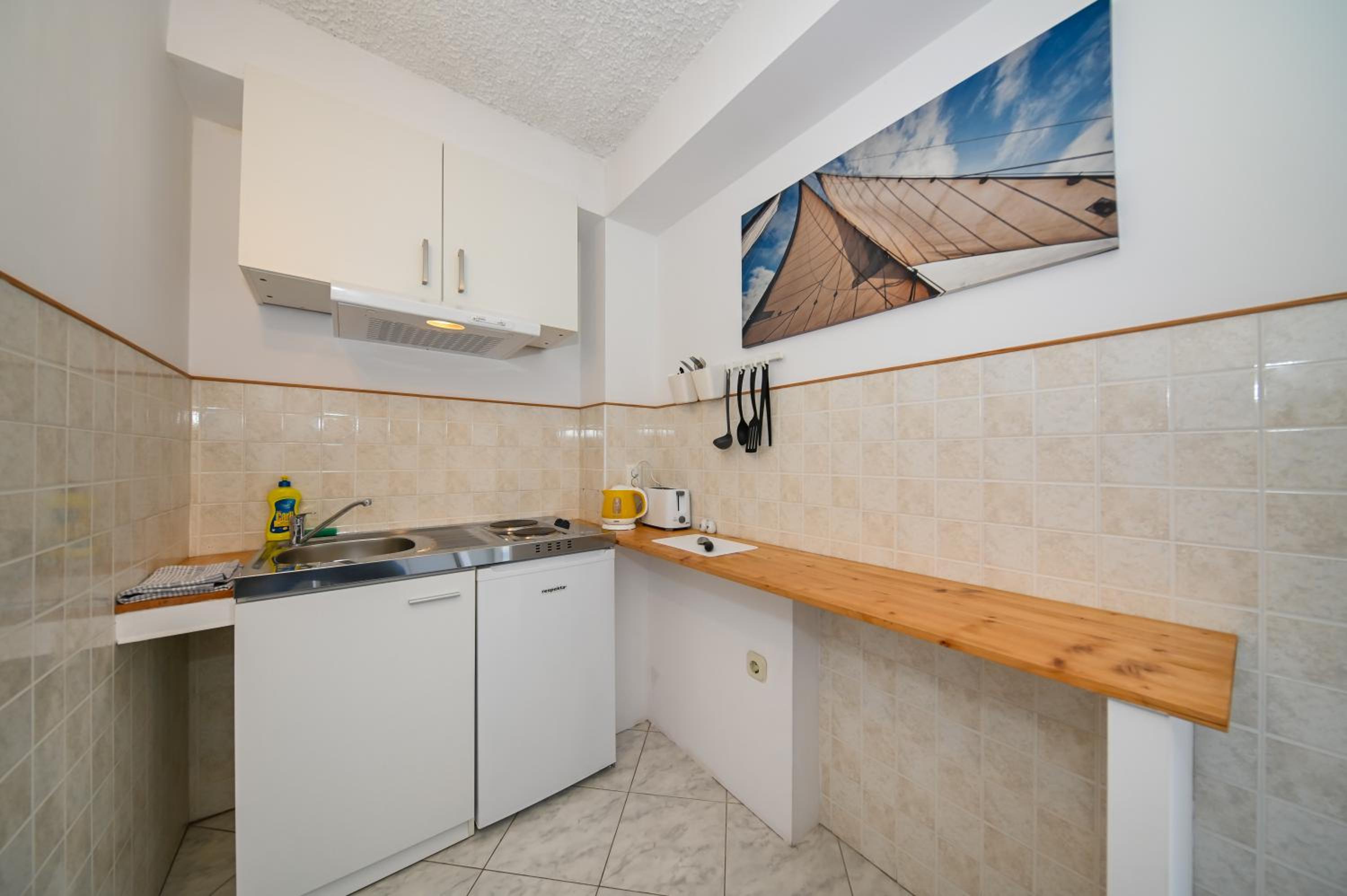 Apartment with Terrace - Photo 4