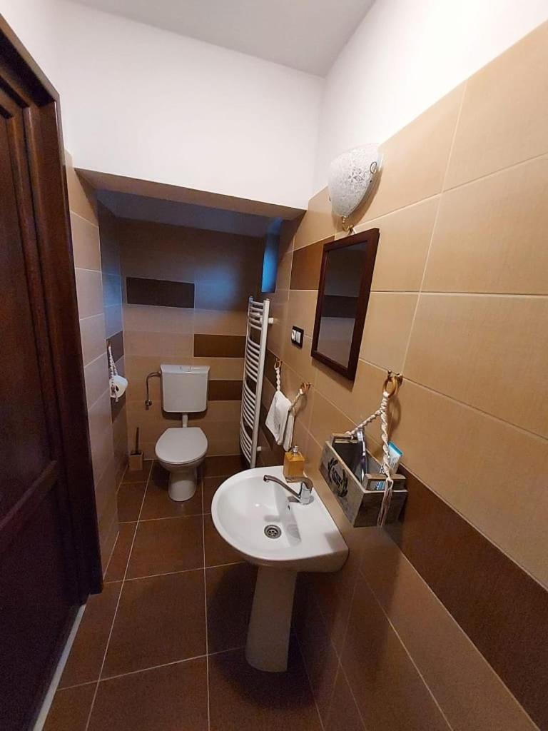 Twin Room with Bathroom photo 2