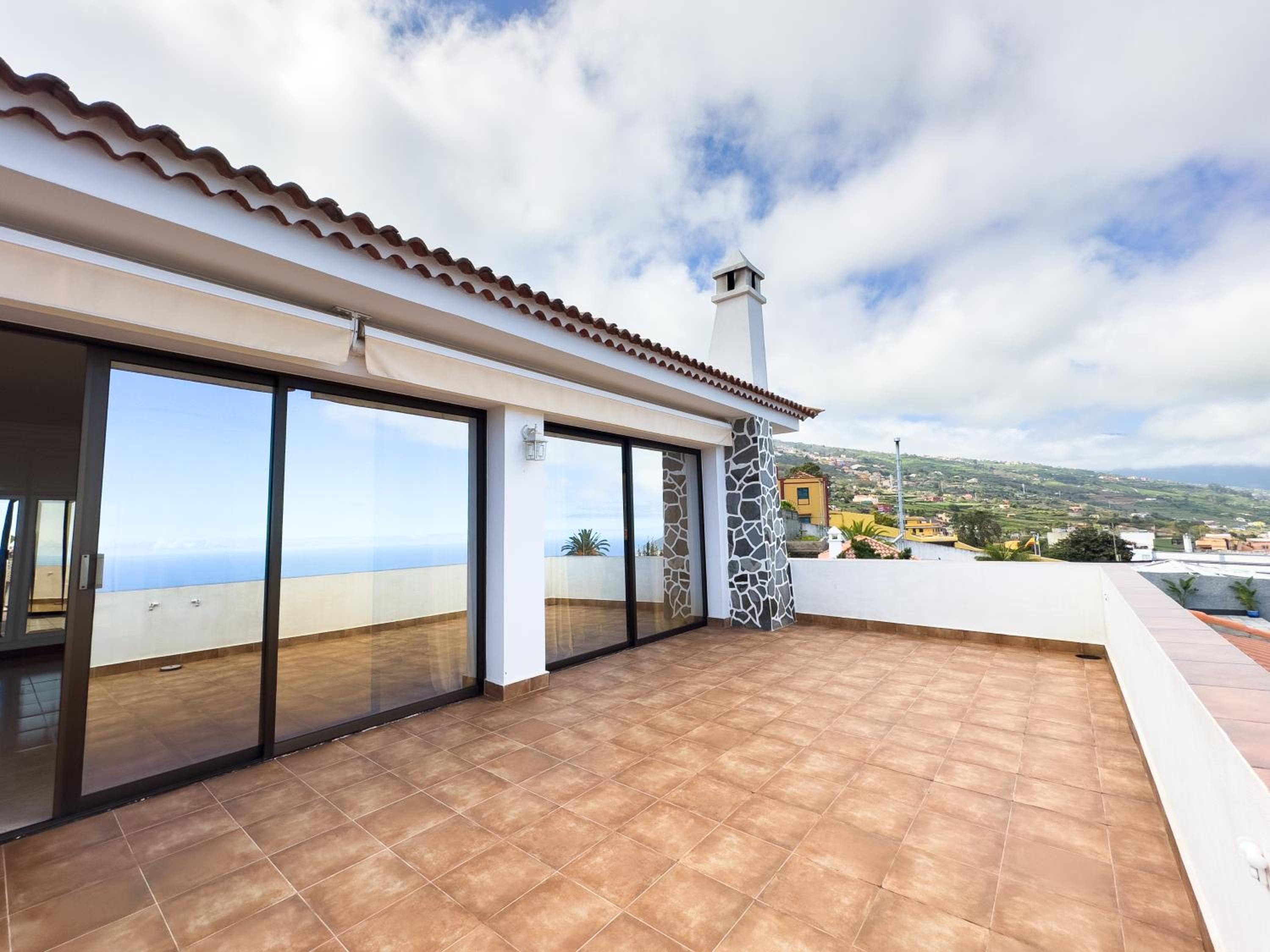 Villa photo 3