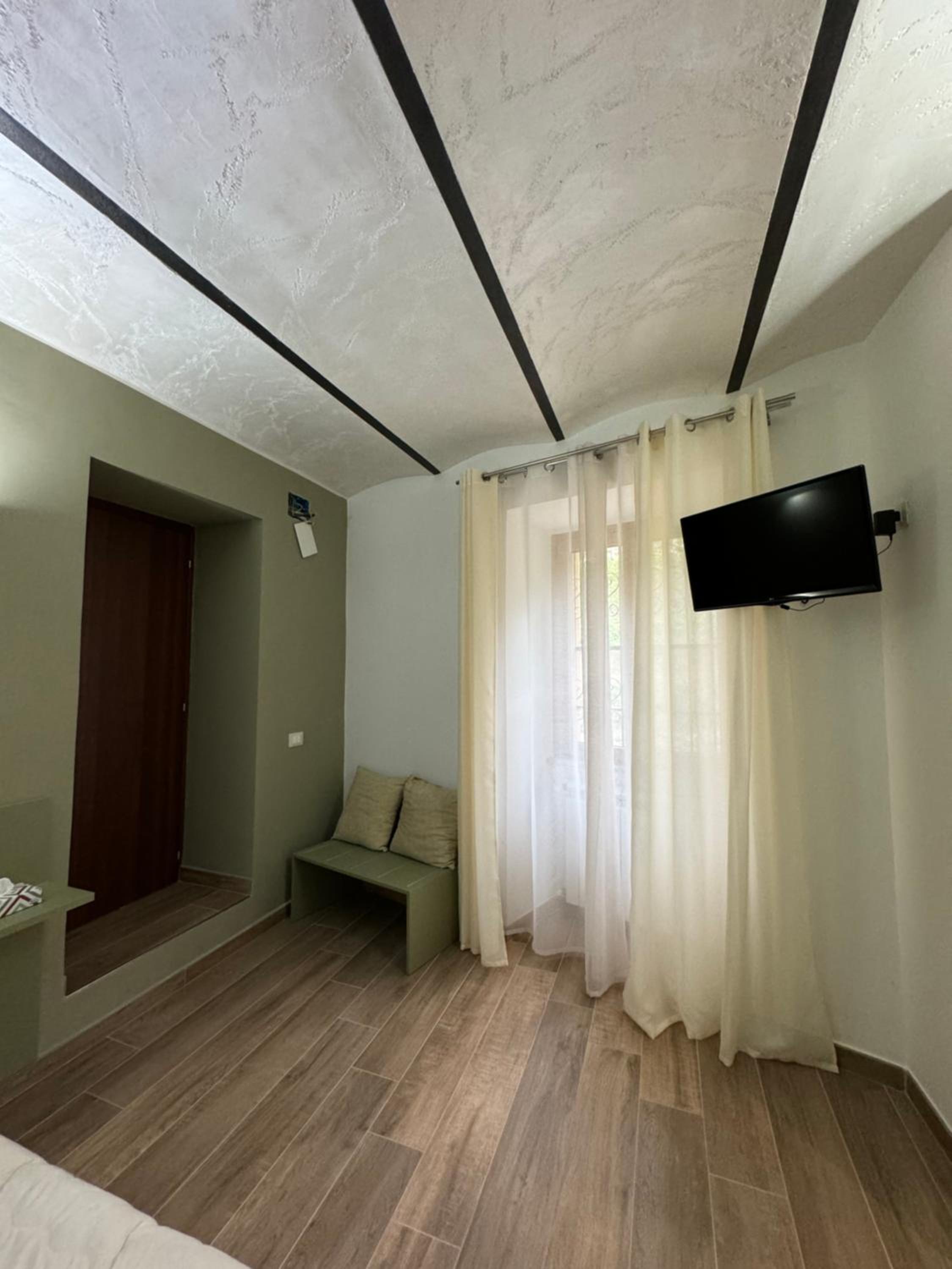 Double Room with Private Bathroom photo 3