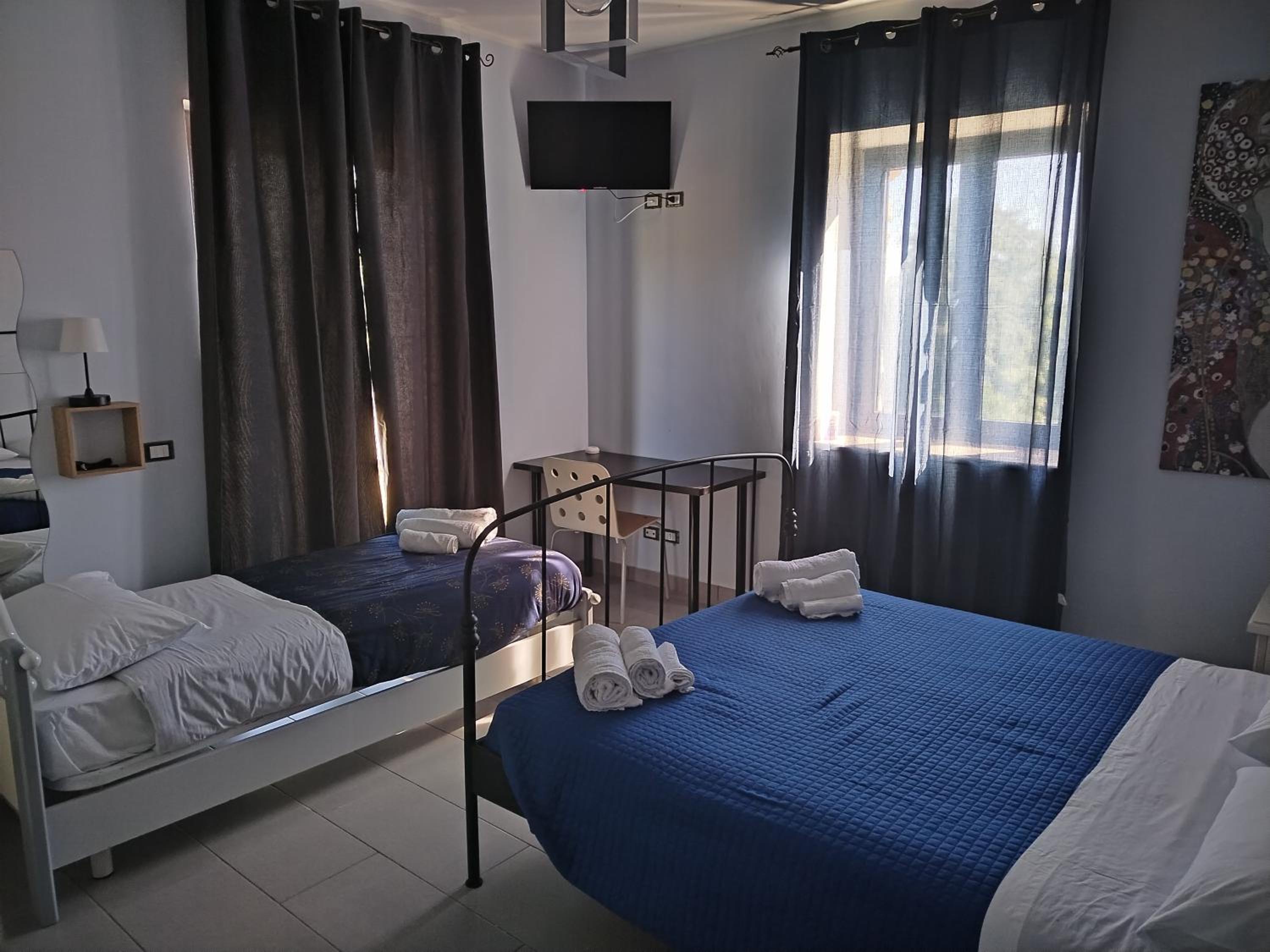 Basic Triple Room photo 2