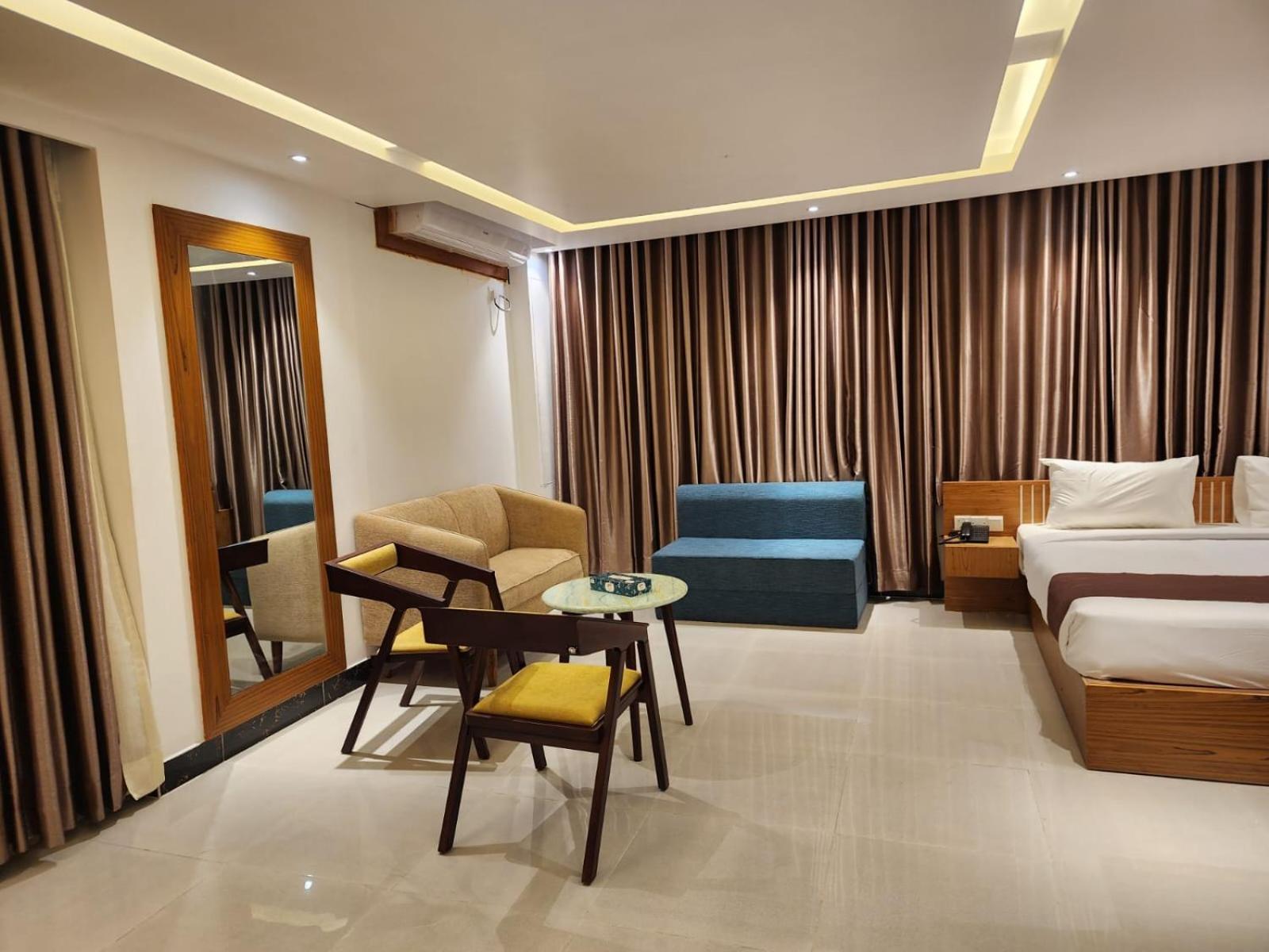 Queen Room with Sea View