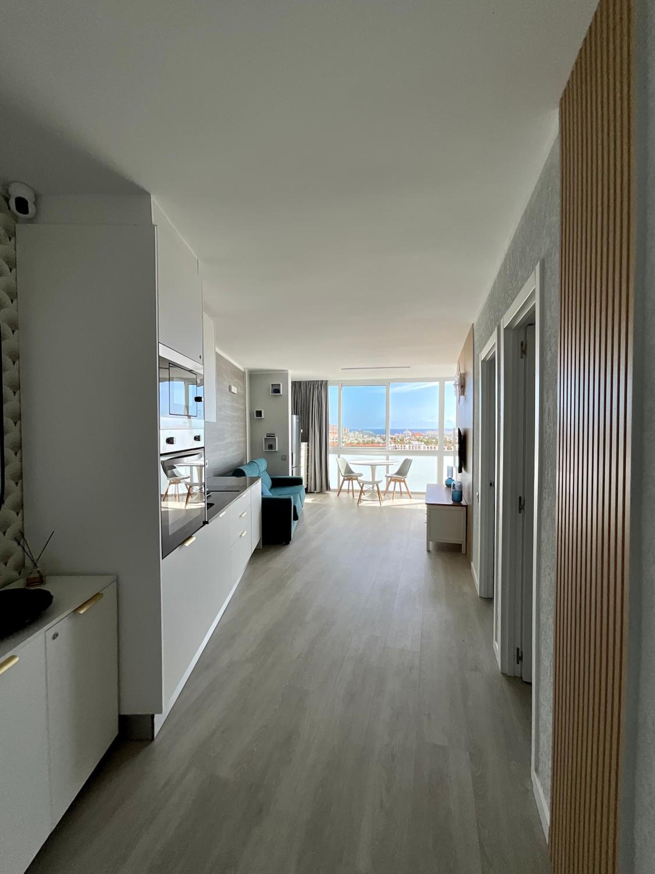 One-Bedroom Apartment photo 2