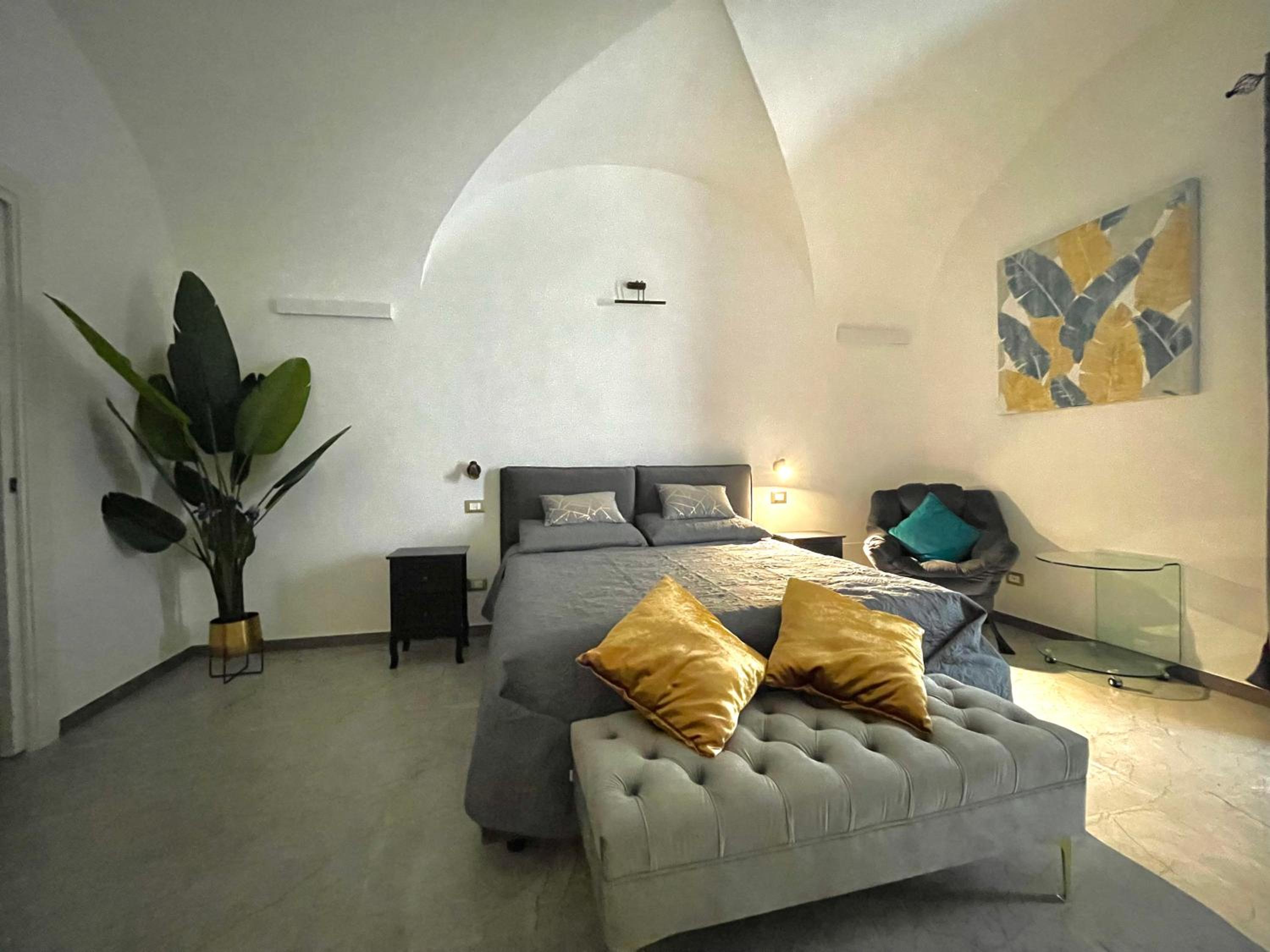 One-Bedroom Apartment with Balcony