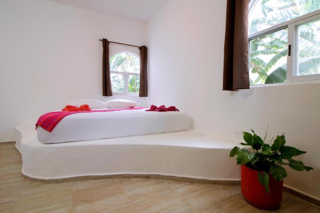 Three-Bedroom Villa - Photo 10