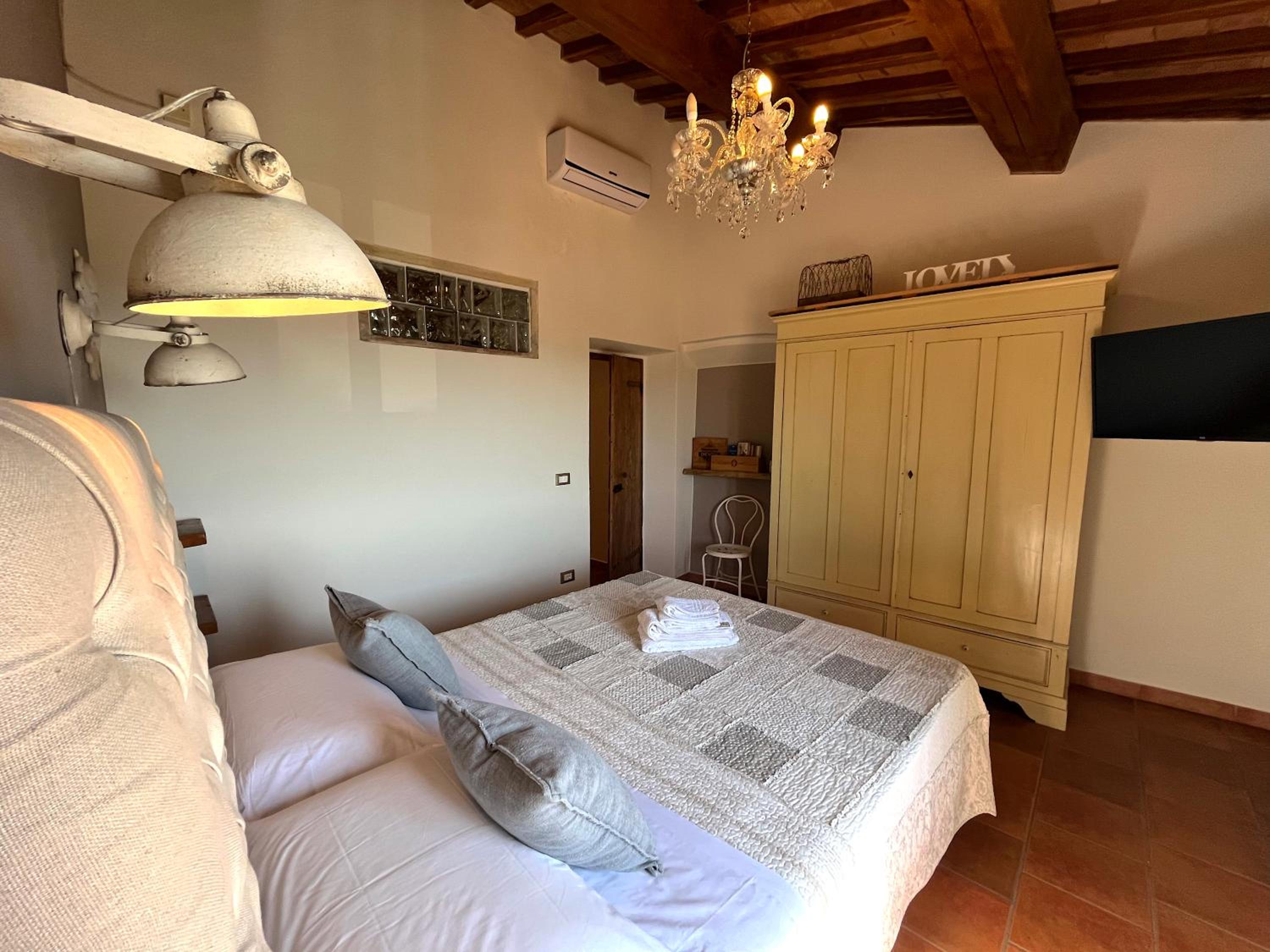 Deluxe One-Bedroom Apartment with Ocean View