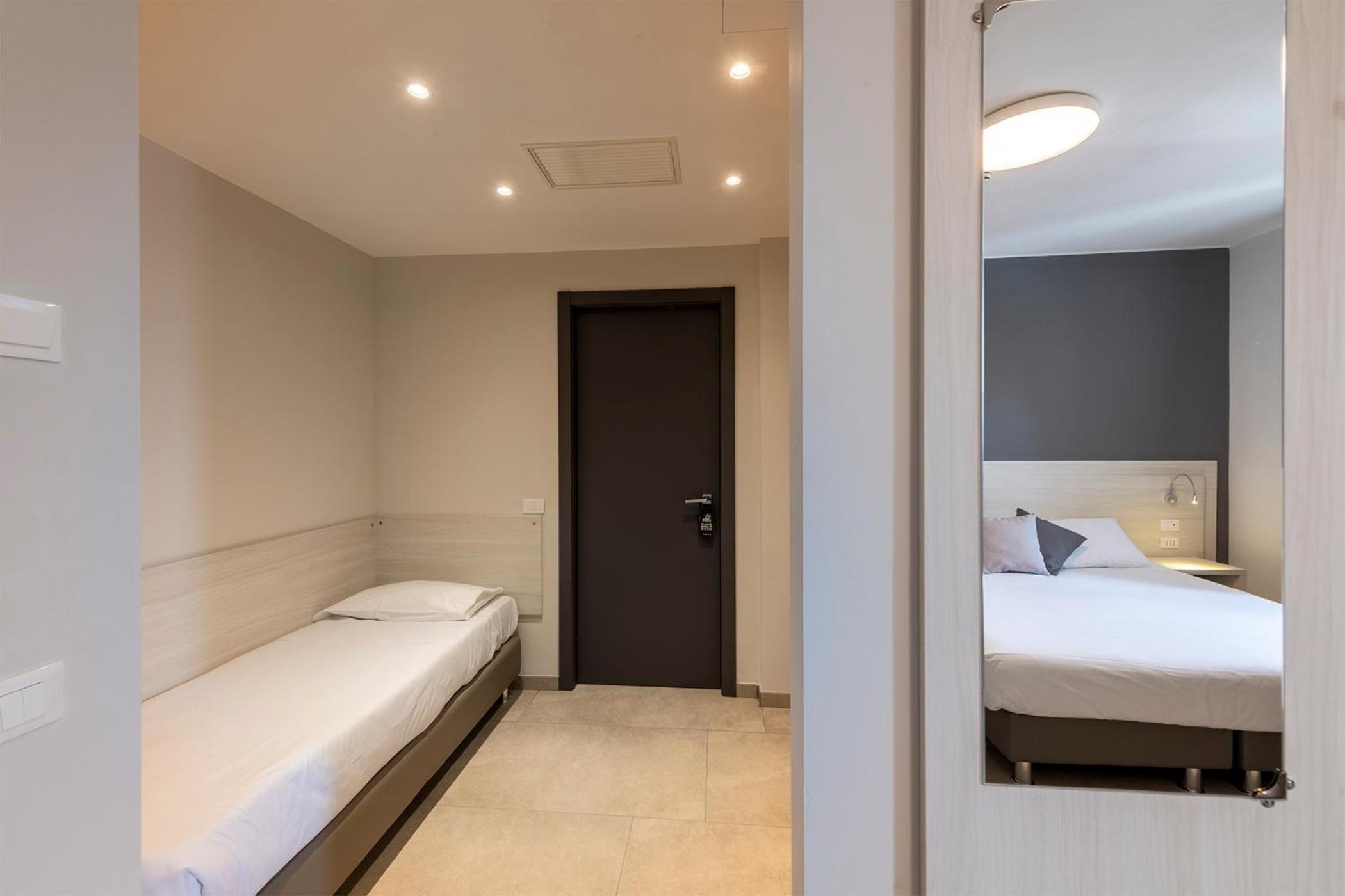 Deluxe Double Room - Photo 1