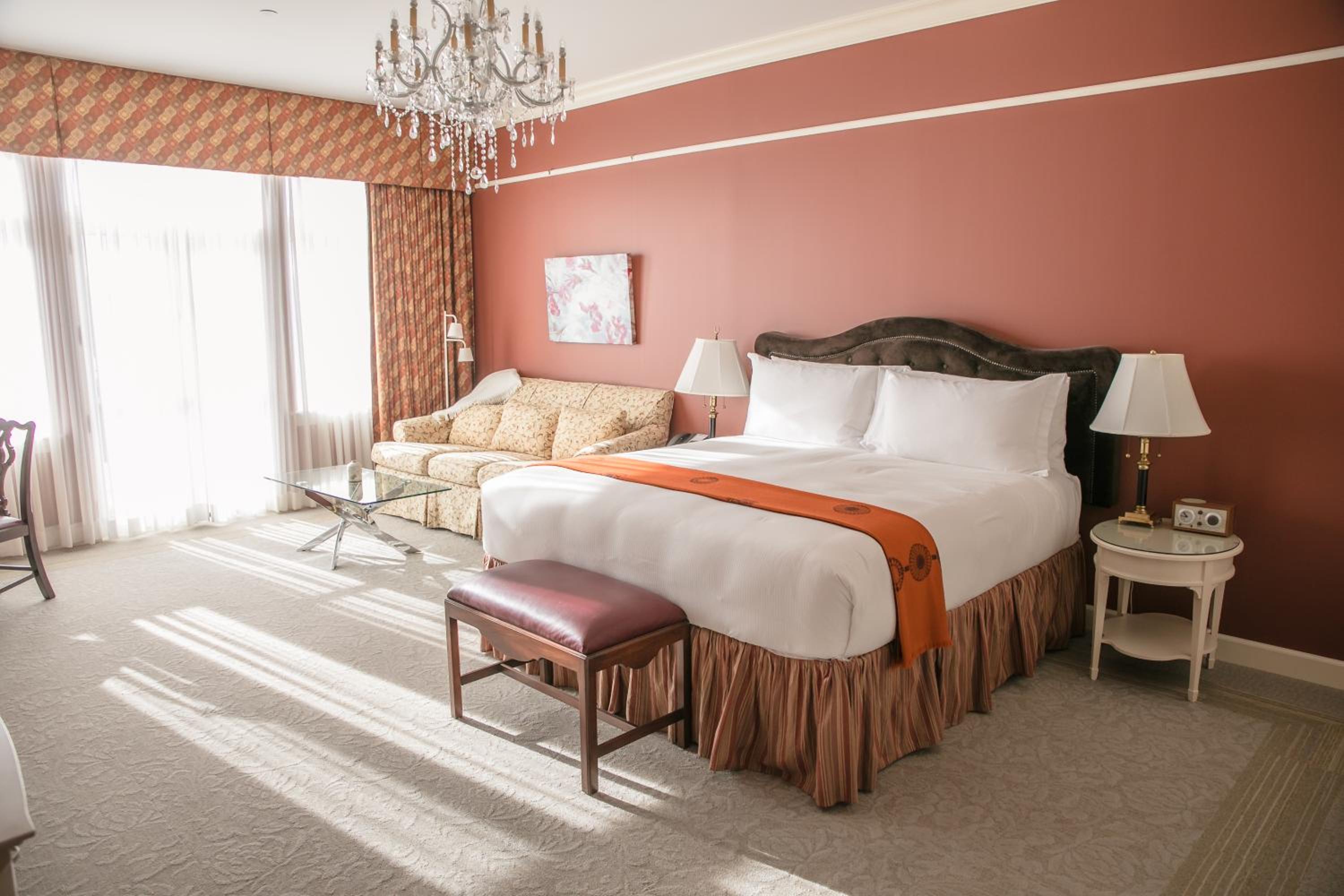 Deluxe King Room With City View photo 3