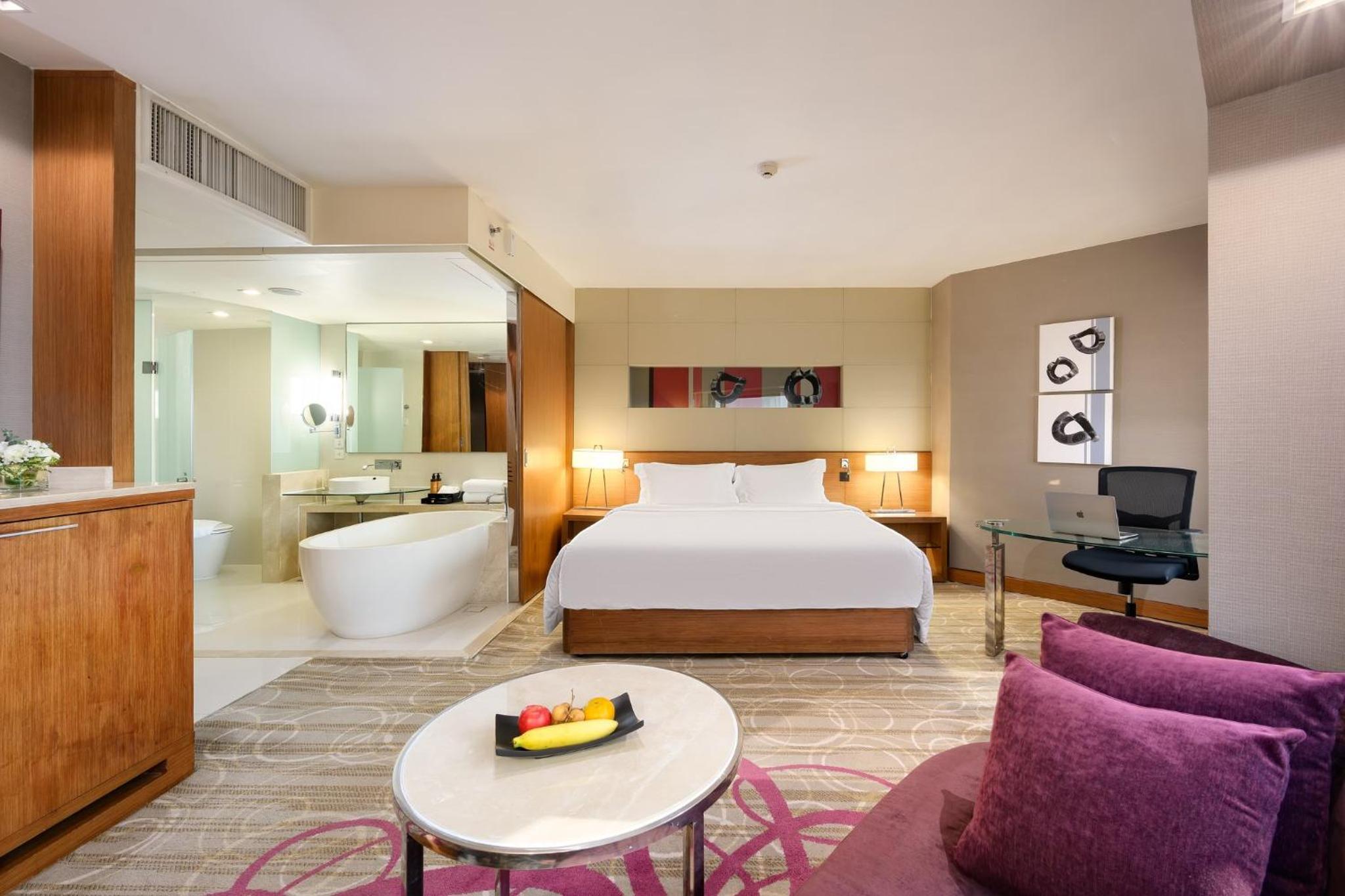 Premier Suite King - Photo 3