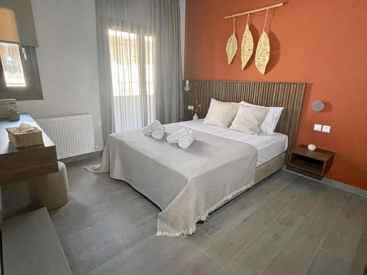 Deluxe One-Bedroom Apartment with Garden View