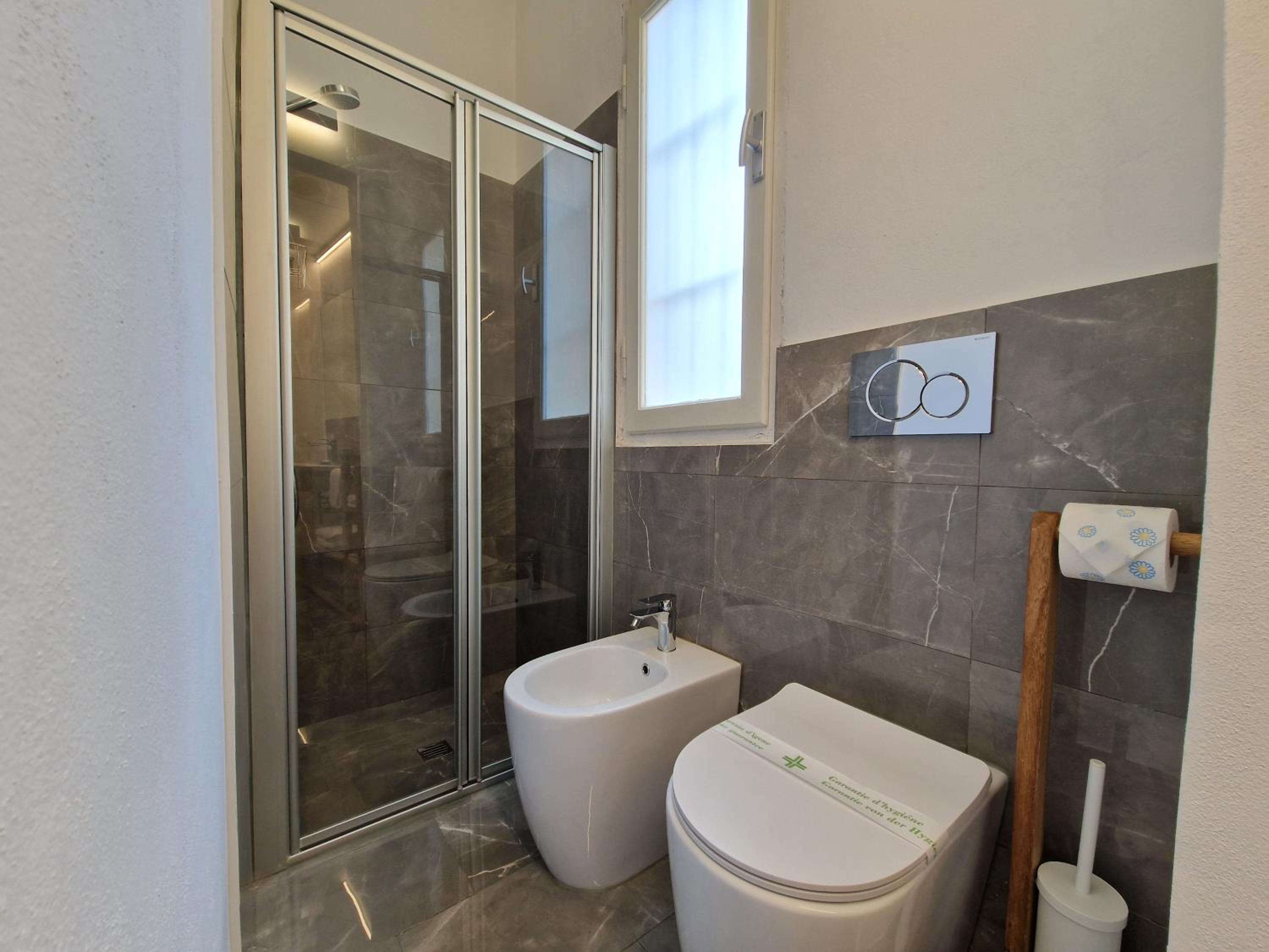 One-Bedroom Apartment - Photo 3