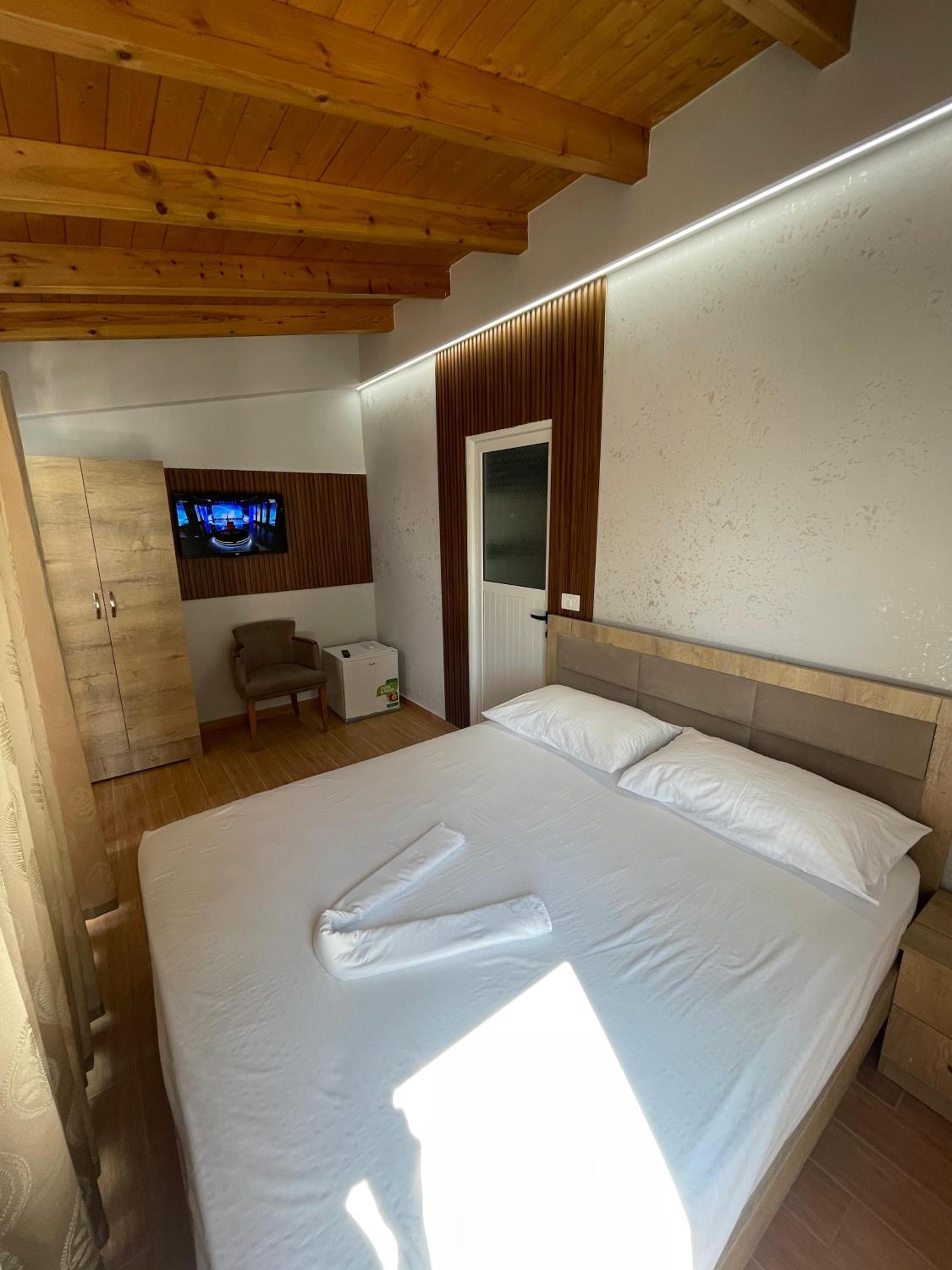 Deluxe Double Room with Balcony and Sea View