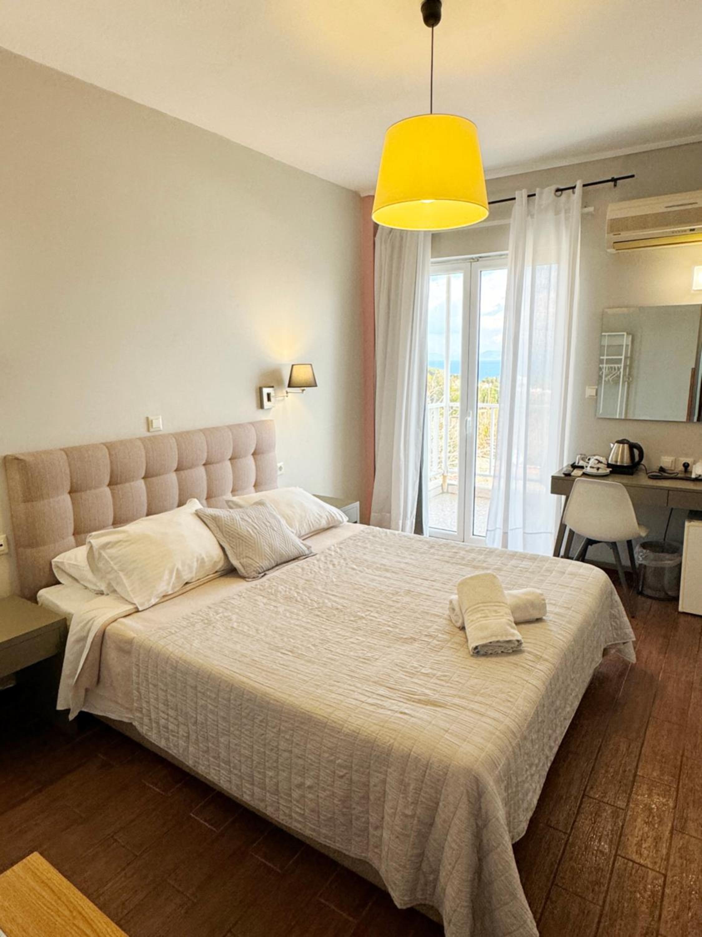 Superior Double Room with Sea View - Photo 23
