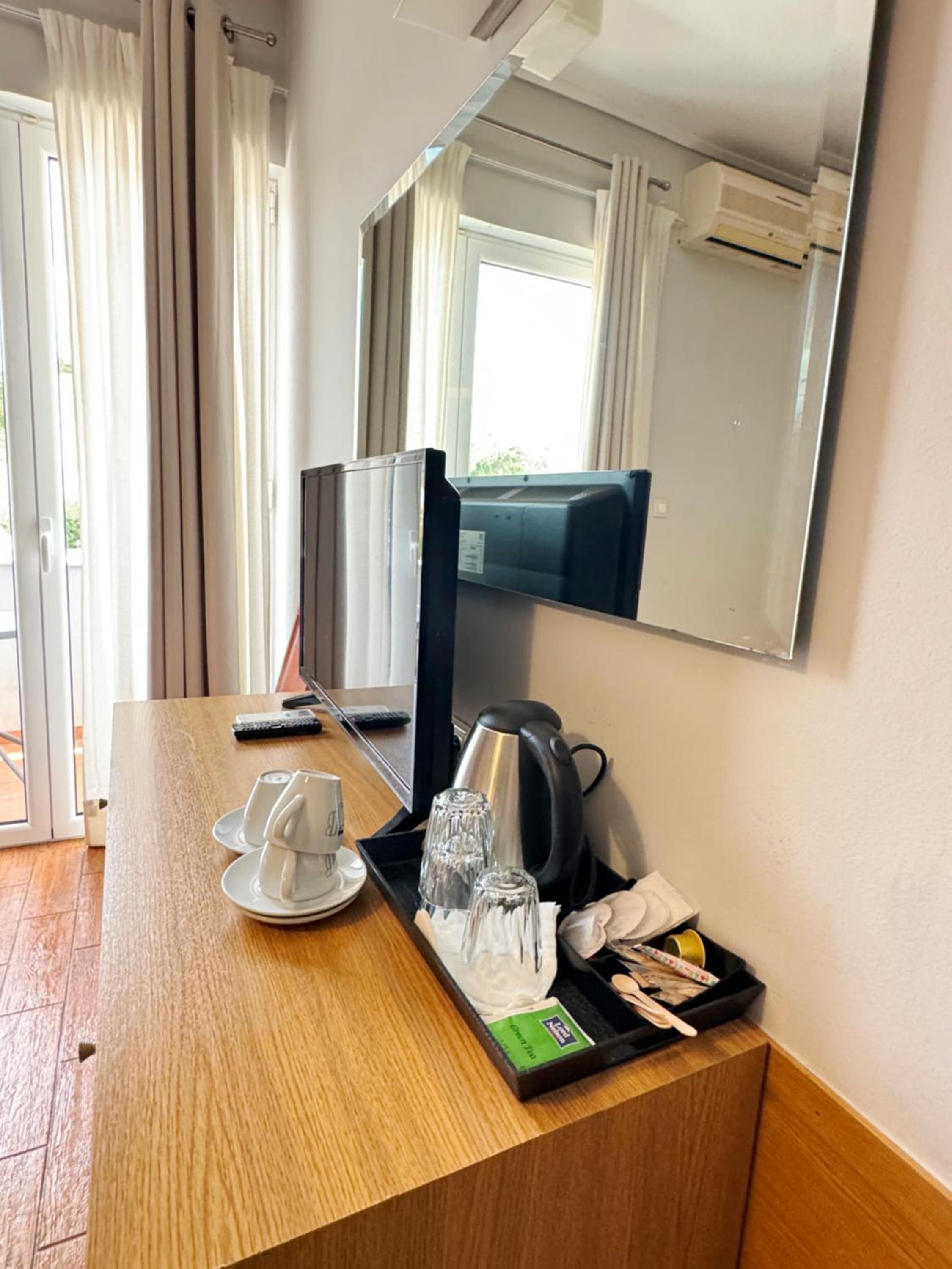 Economy Double Room with extra bed - Photo 11