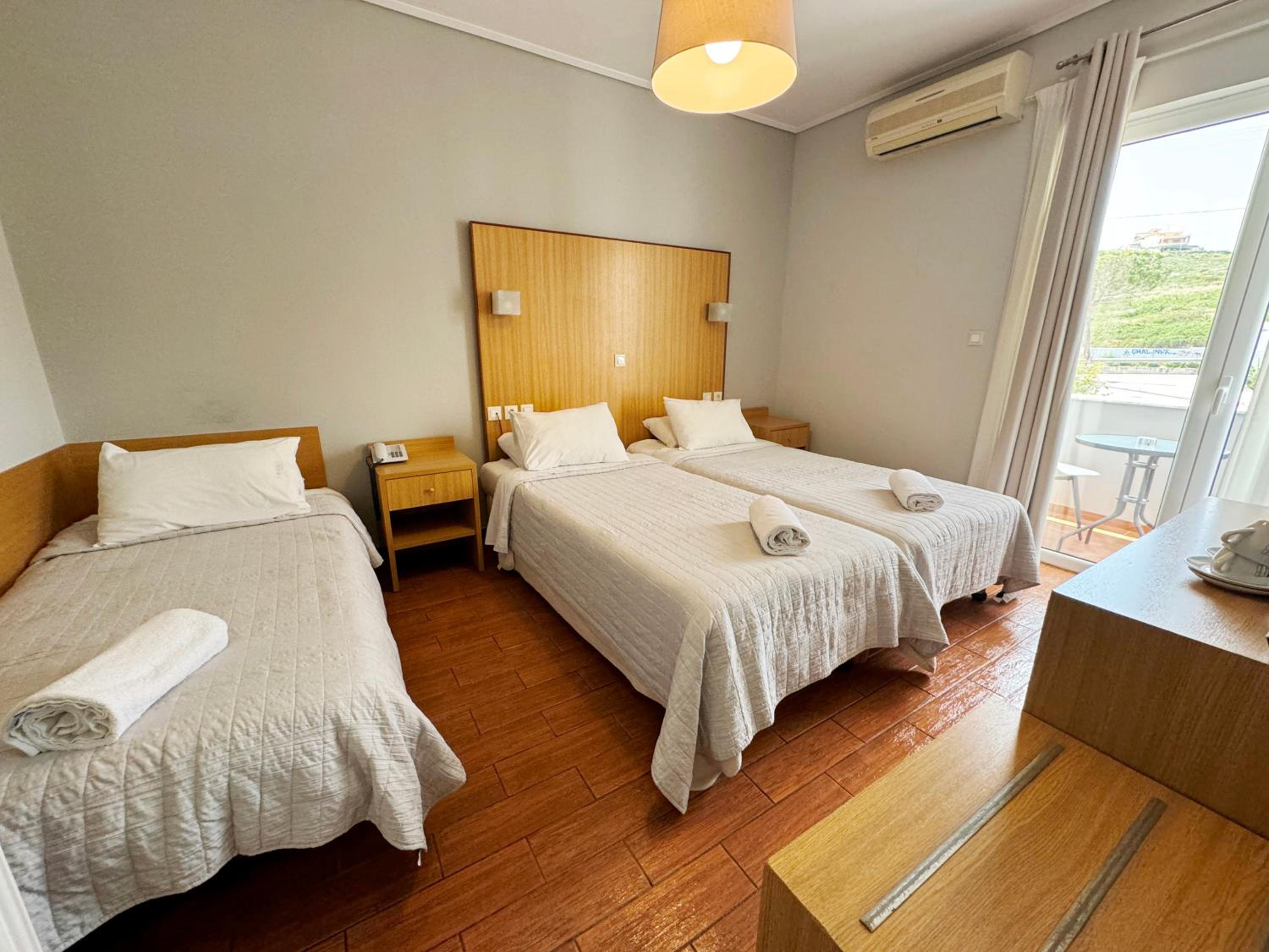 Economy Double Room with extra bed - Photo 8