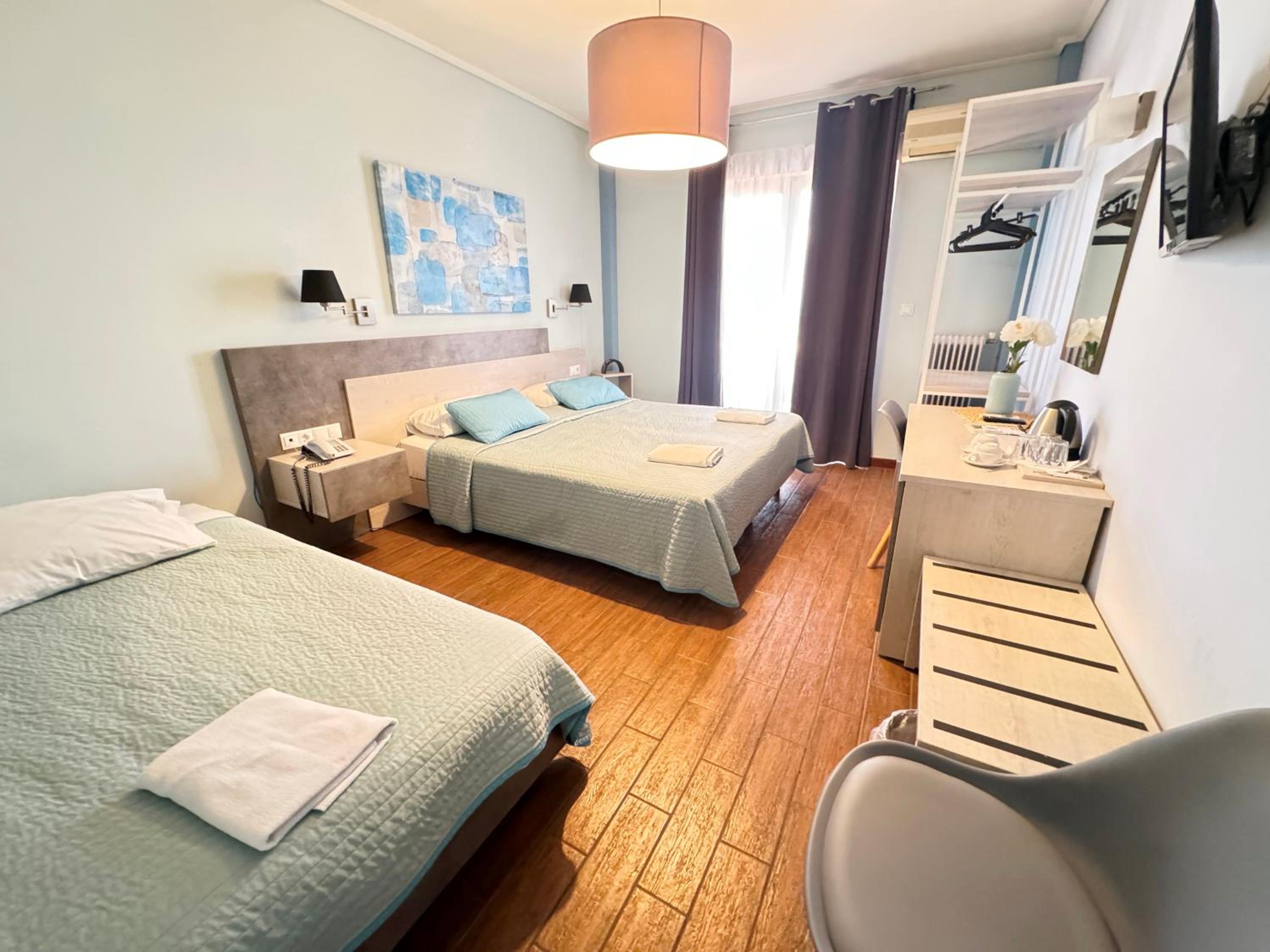 Superior Triple Room with Sea View - Photo 2
