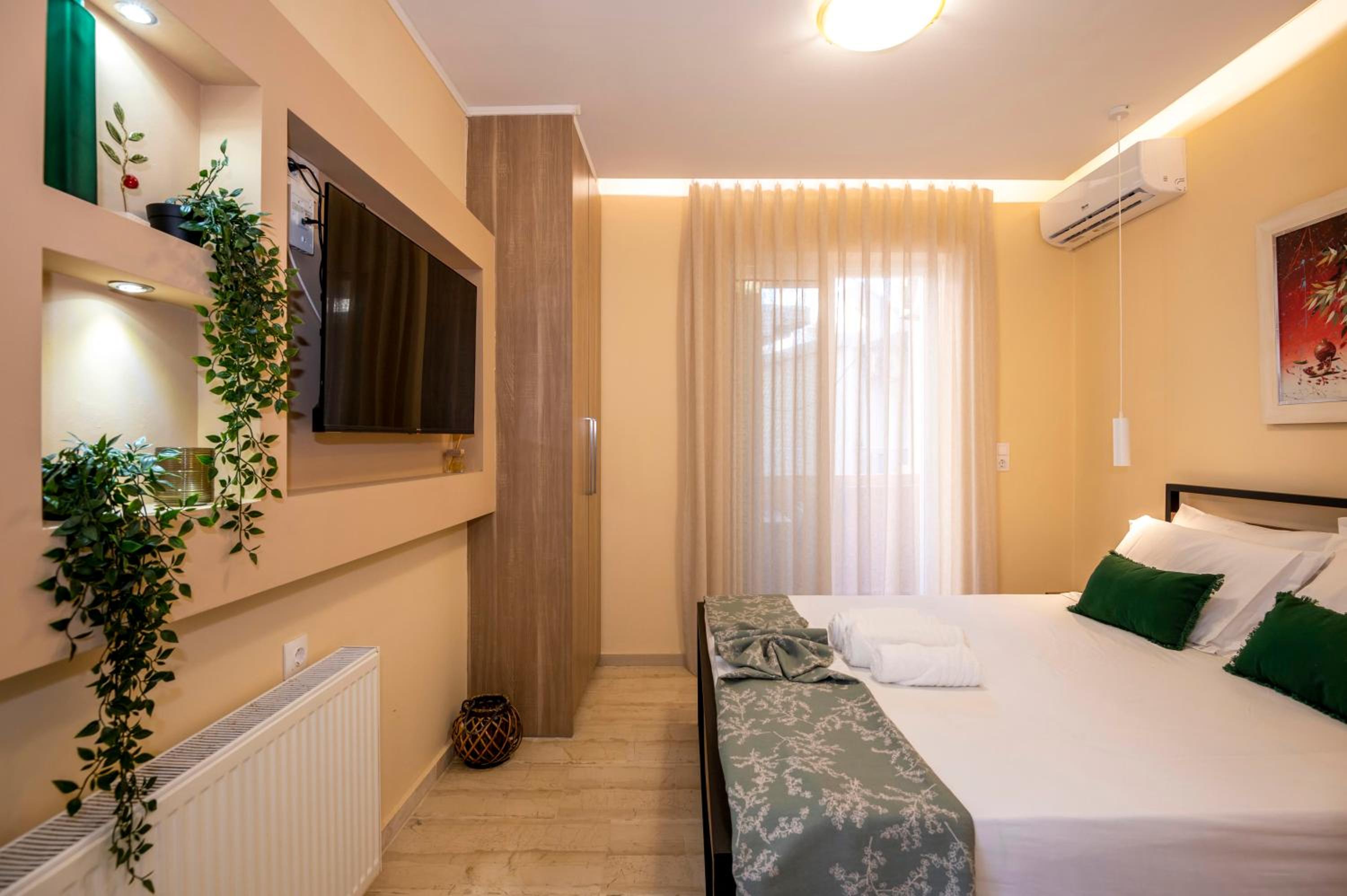 One-Bedroom Apartment with Balcony photo 1