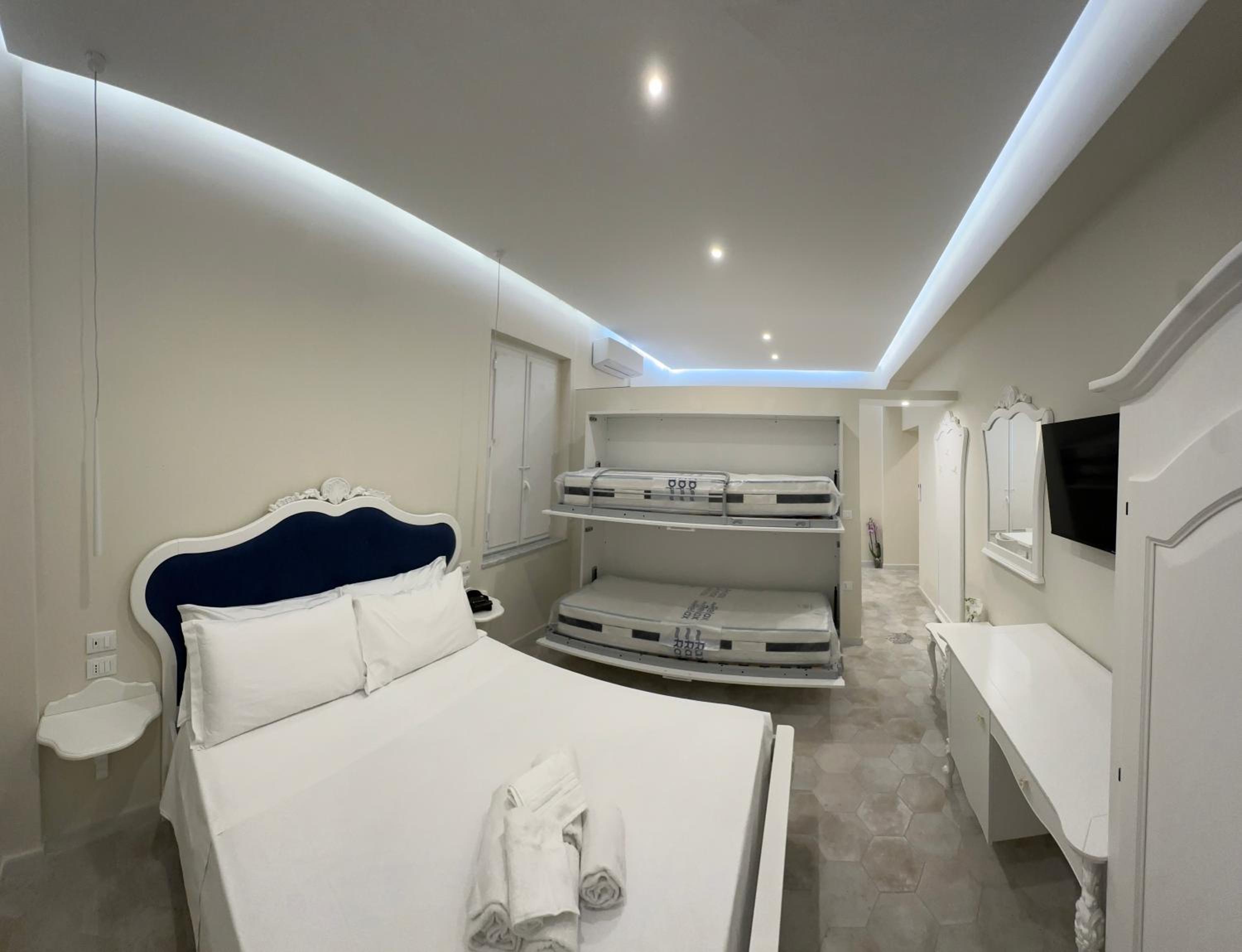 Deluxe Studio