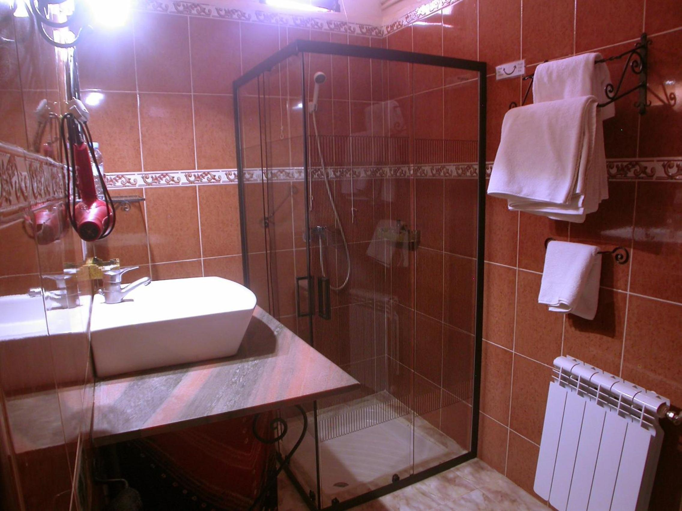 Double Room with Extra Bed - Photo 2