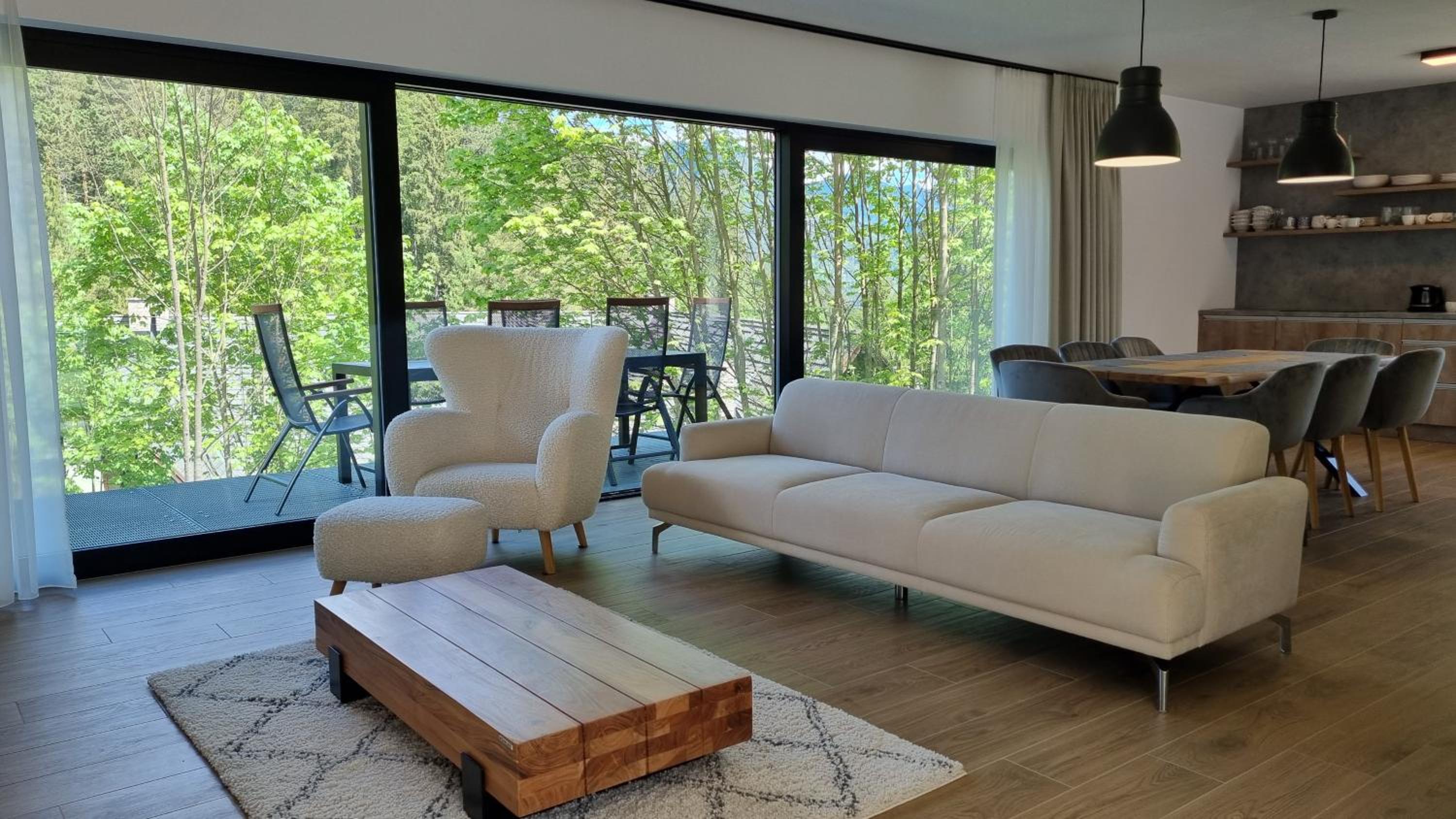 Four-Bedroom Luxury Apartment