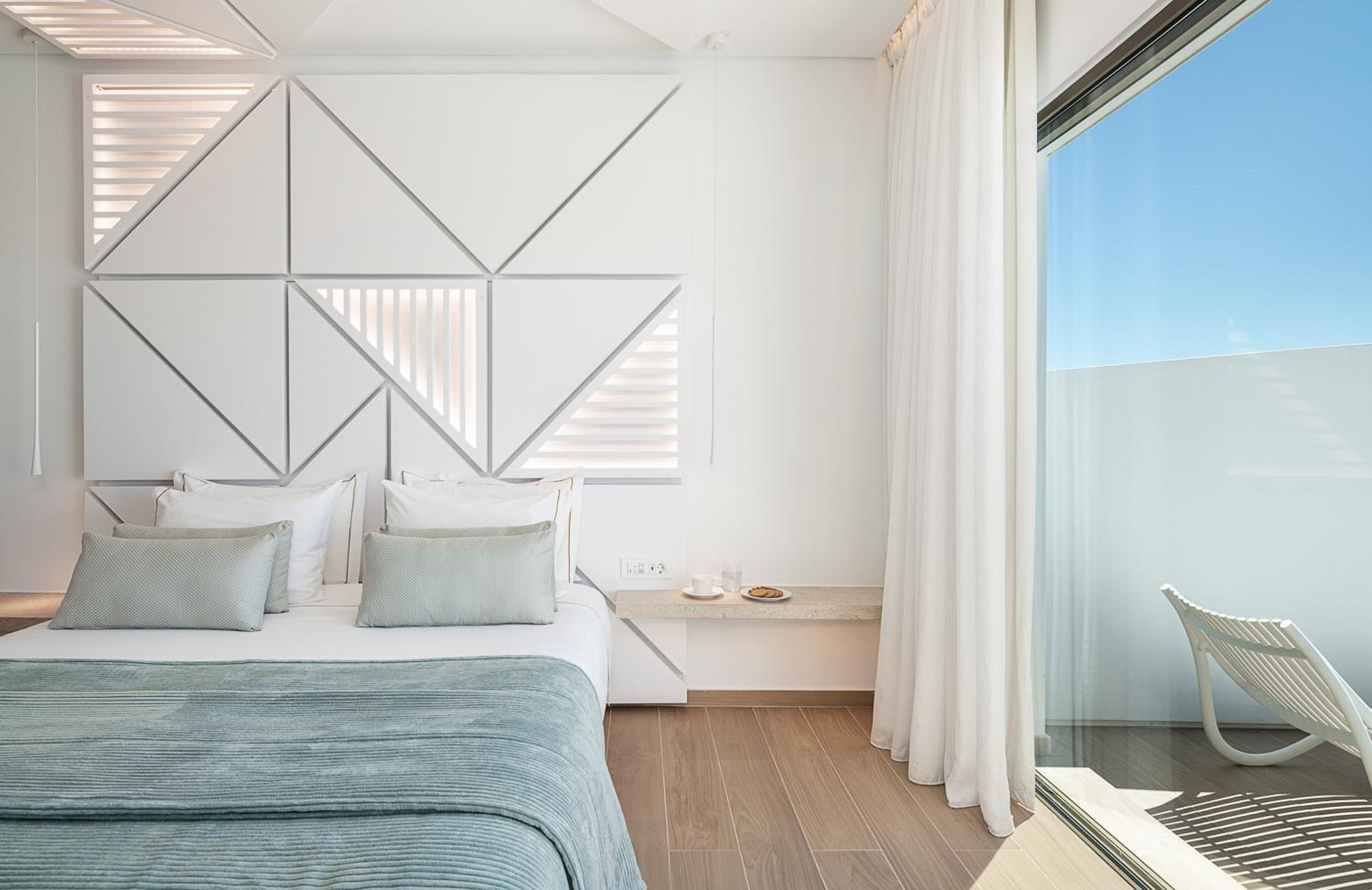 Deluxe Room with Sea View and Private Pool - Photo 23
