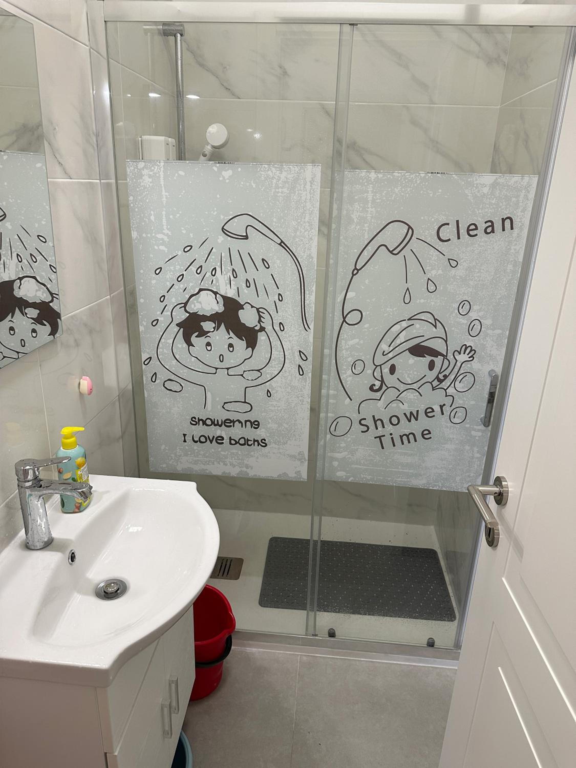 Single Room with Shared Shower and Toilet photo 3