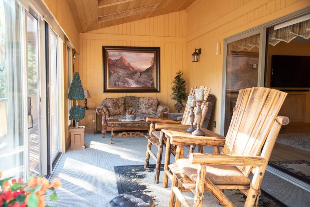 Five-Bedroom House photo 2