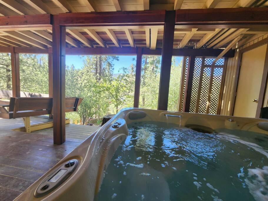 Five-Bedroom House photo 3