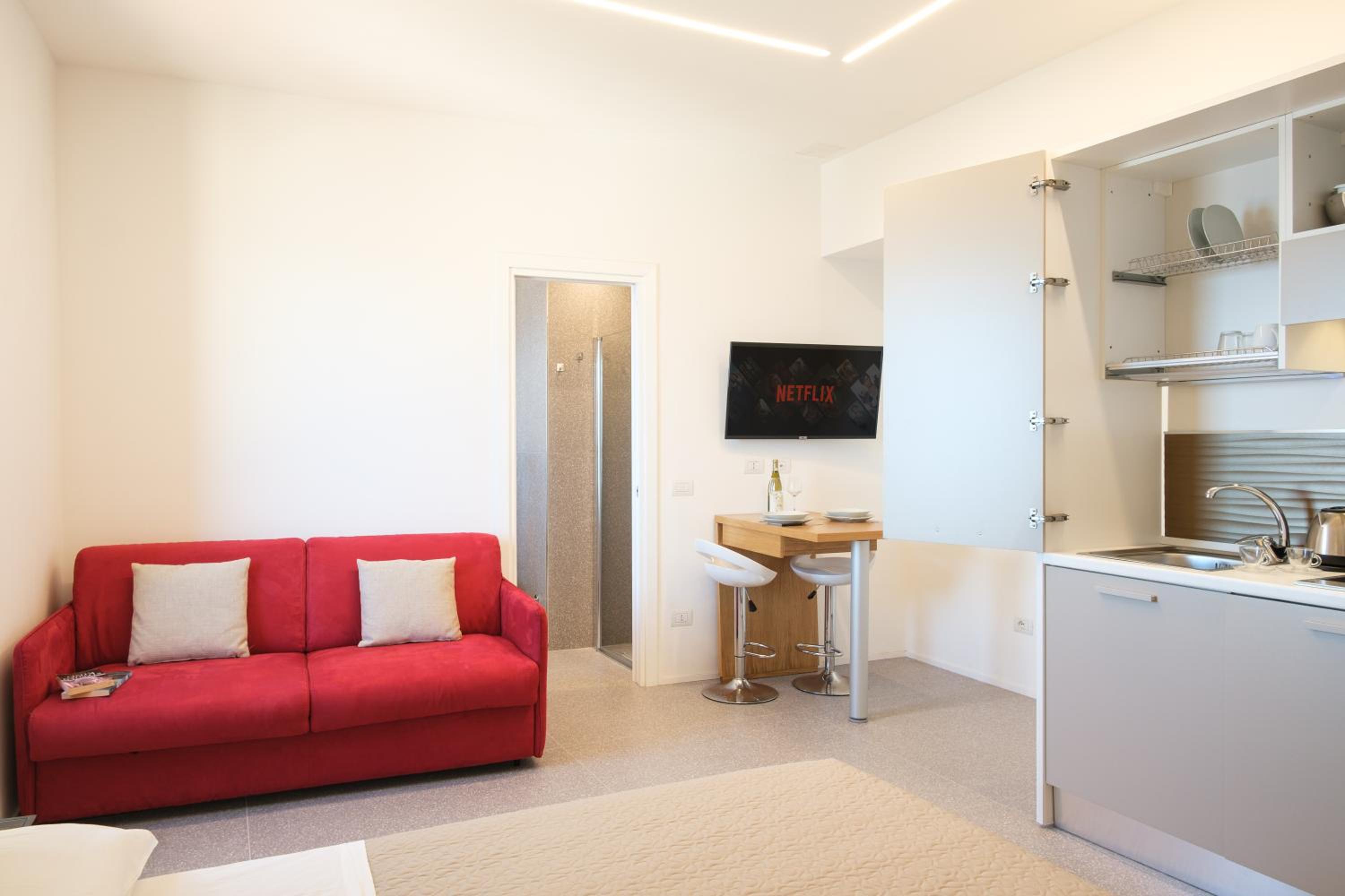 One-Bedroom Apartment photo 2