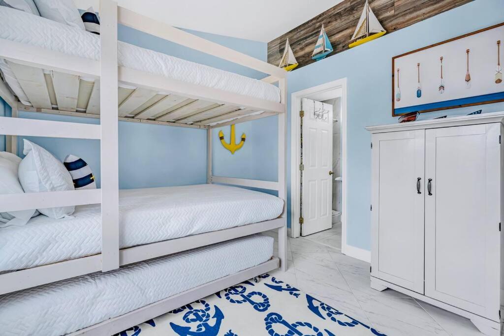 Three-Bedroom House photo 1