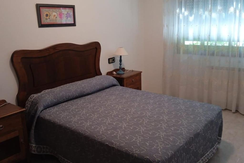 Six-Bedroom House photo 2