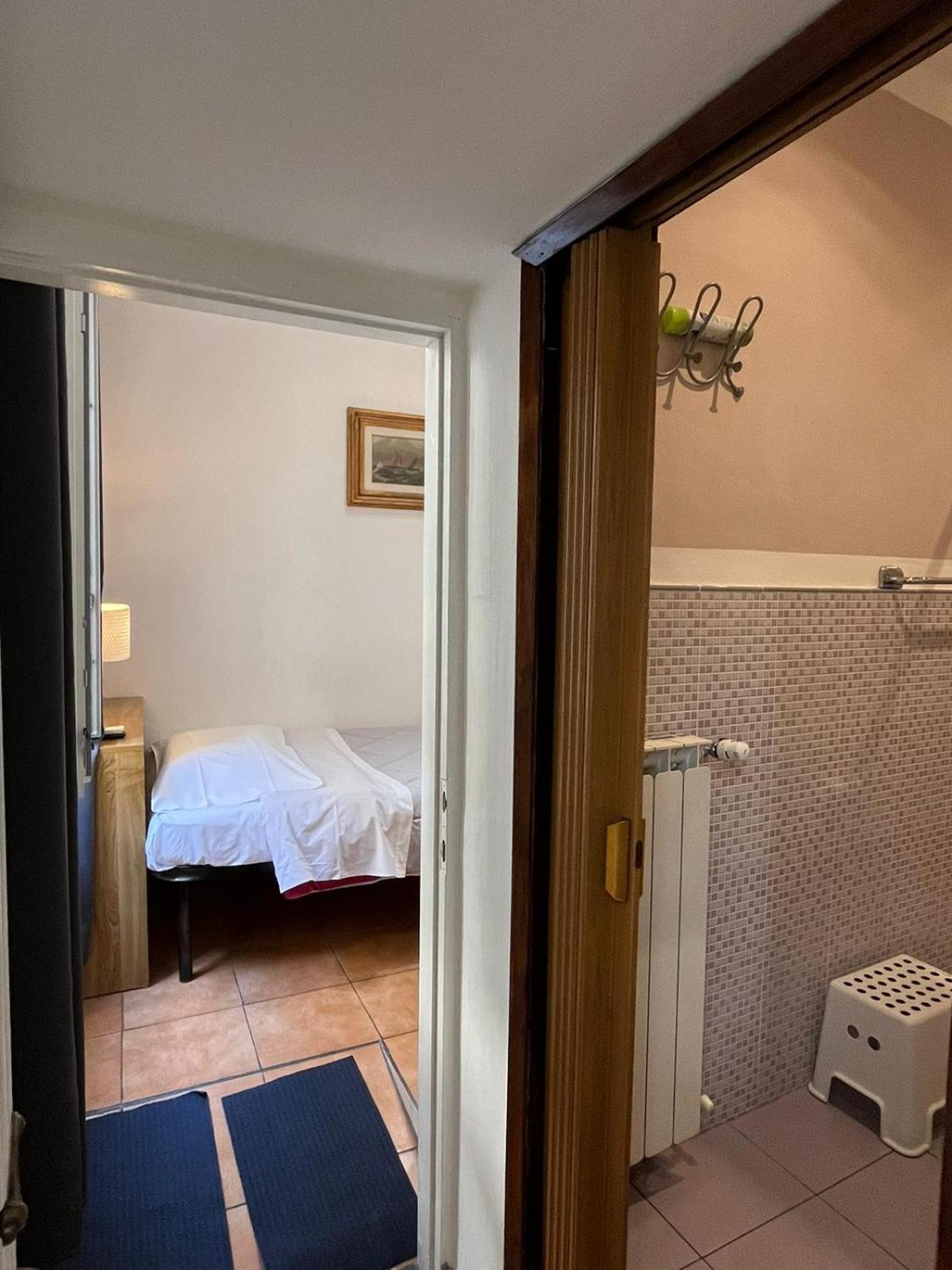 Single Room photo 3