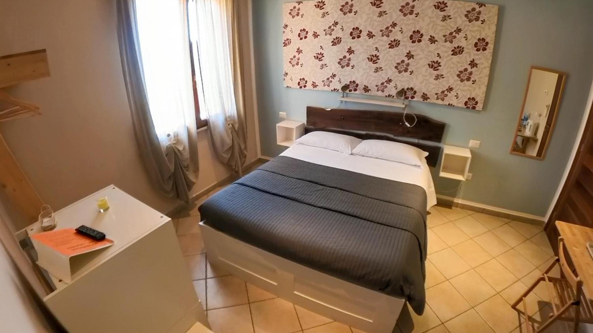 Double Room with Private Bathroom photo 3