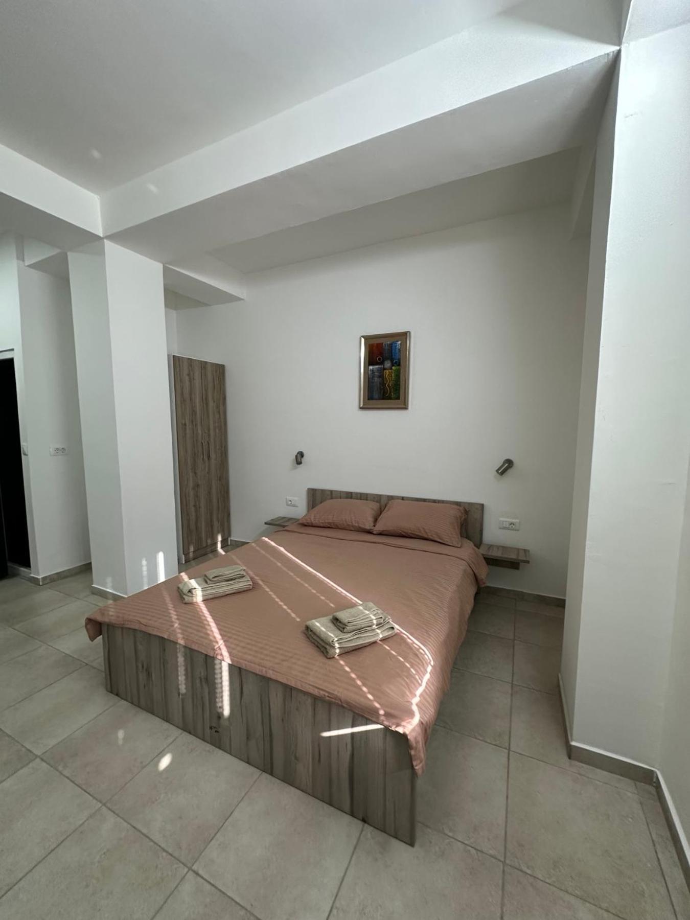 One-Bedroom Apartment with Balcony photo 1